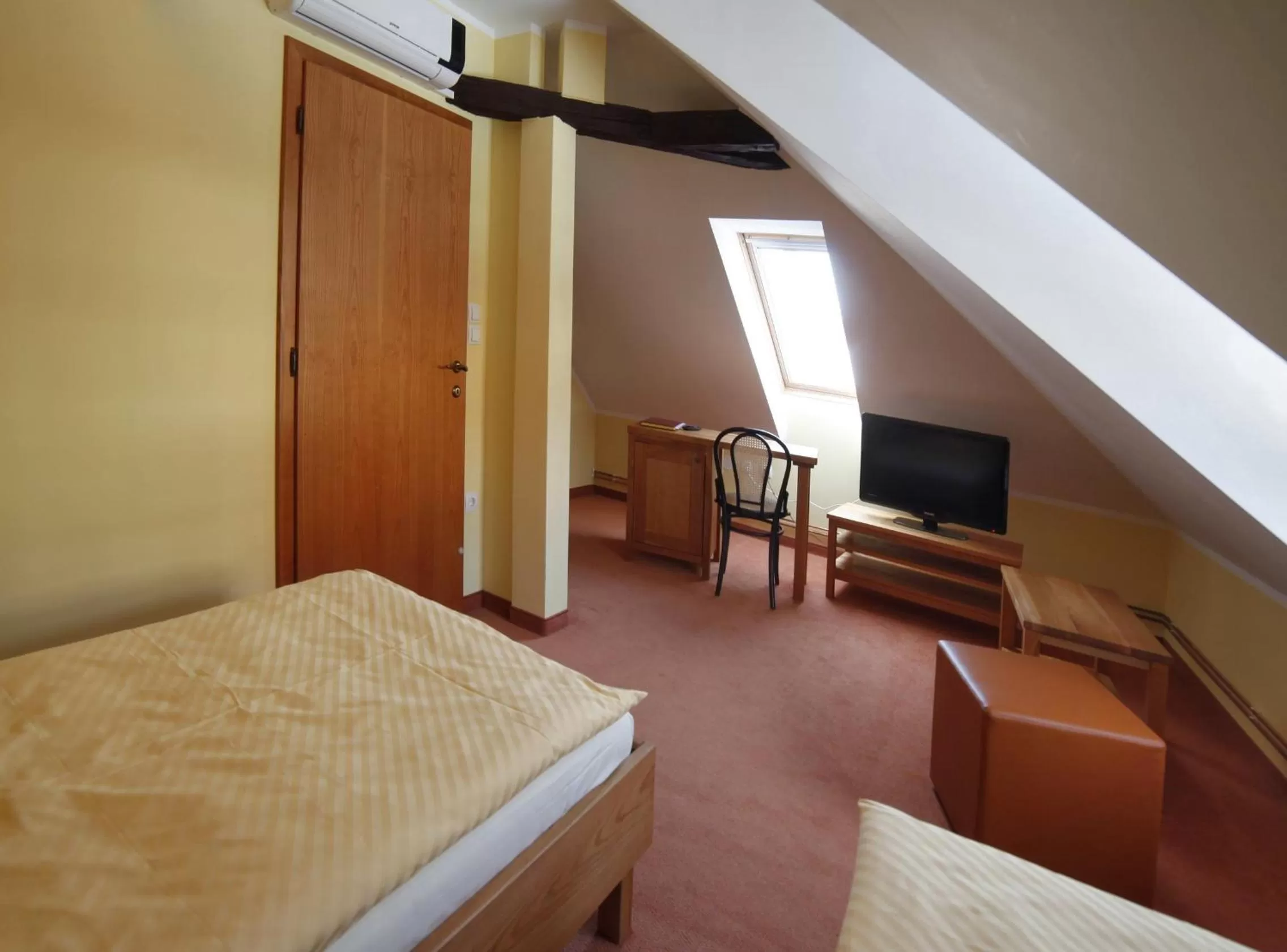 Seating area, TV/Entertainment Center in Bed & Breakfast Šilak