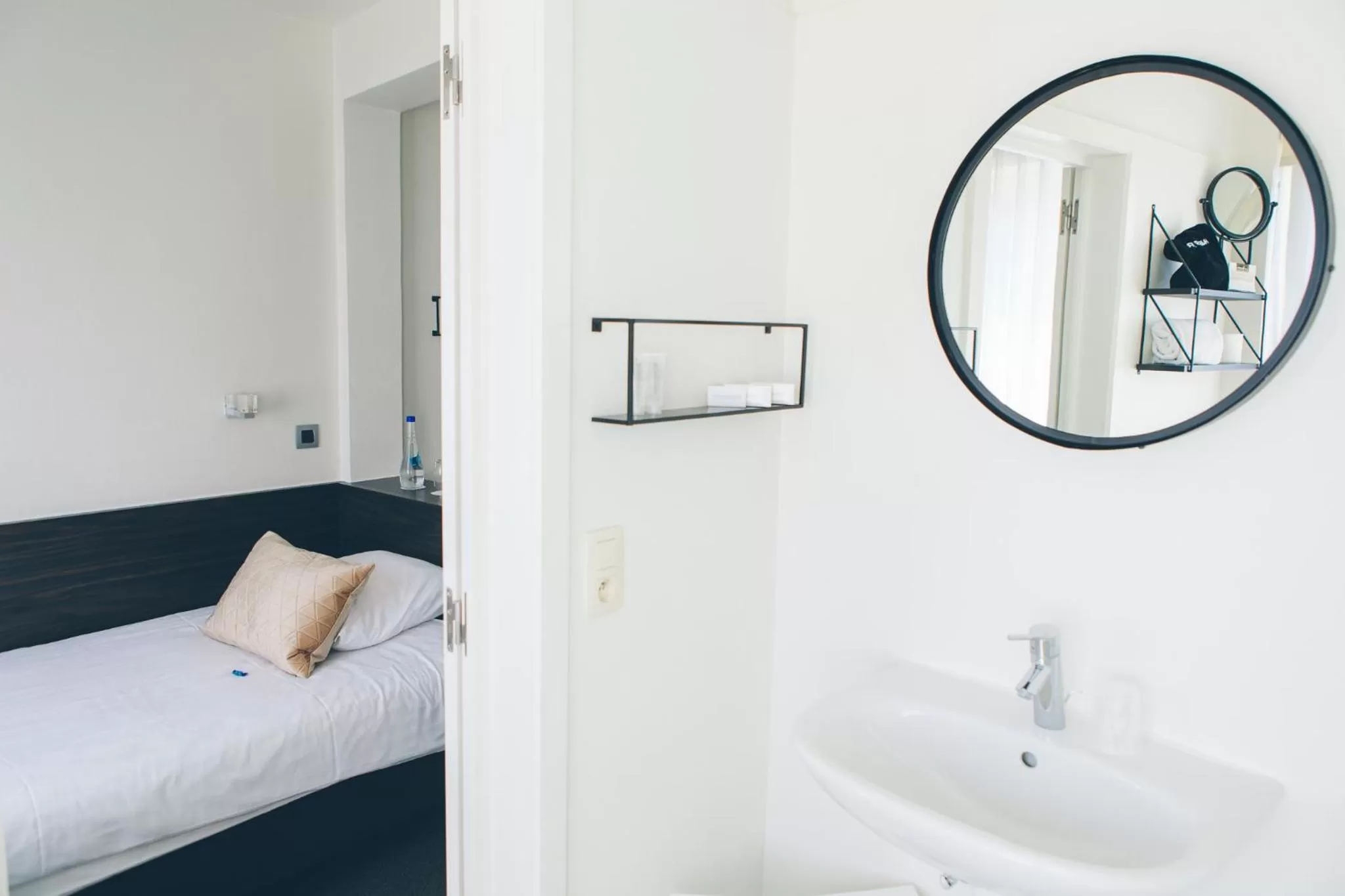 Bathroom in Hotel du Bassin