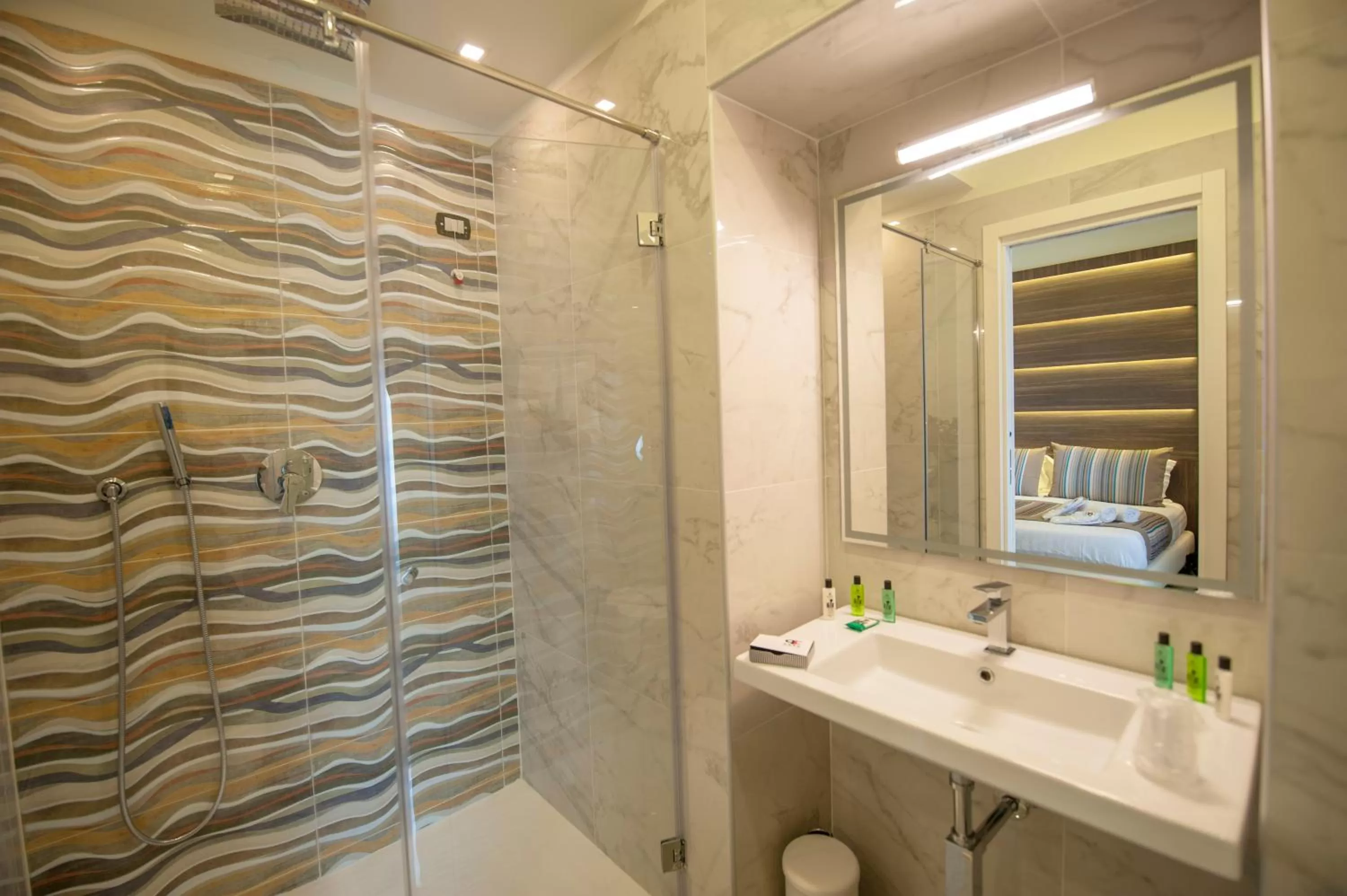 Shower in Palazzo Firenze