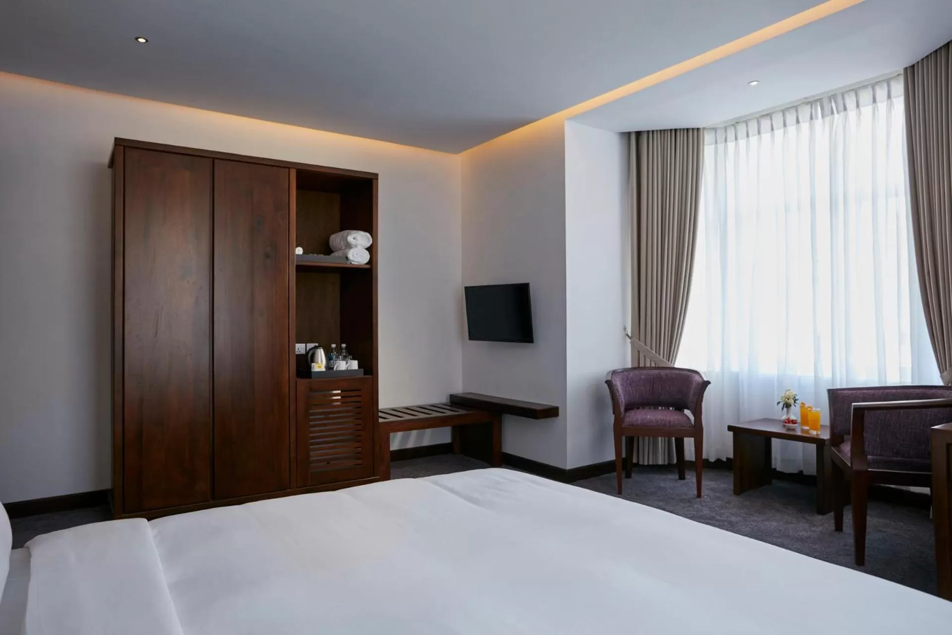 TV and multimedia, Bed in Galway Heights Hotel