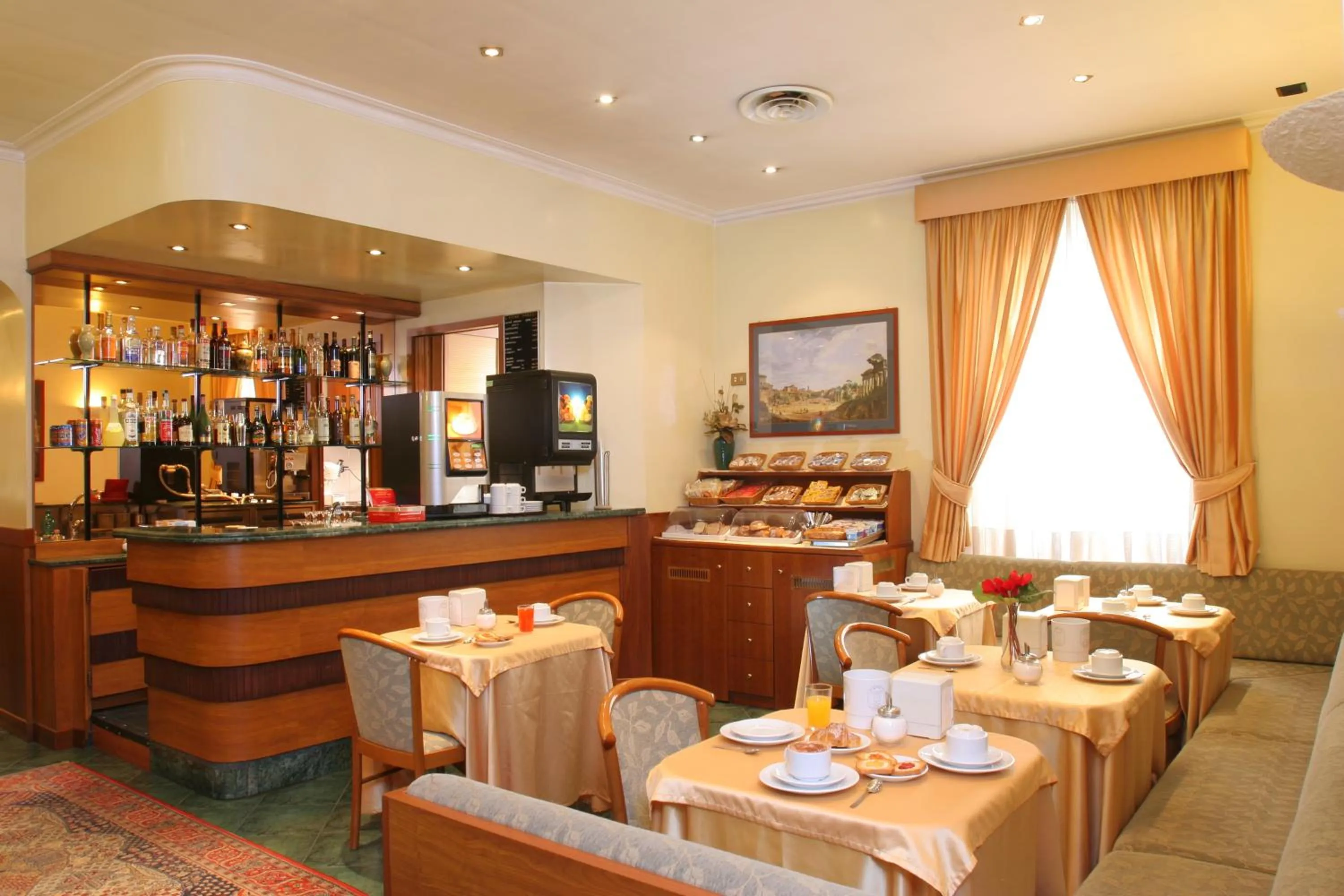 Restaurant/places to eat in Hotel Argentina