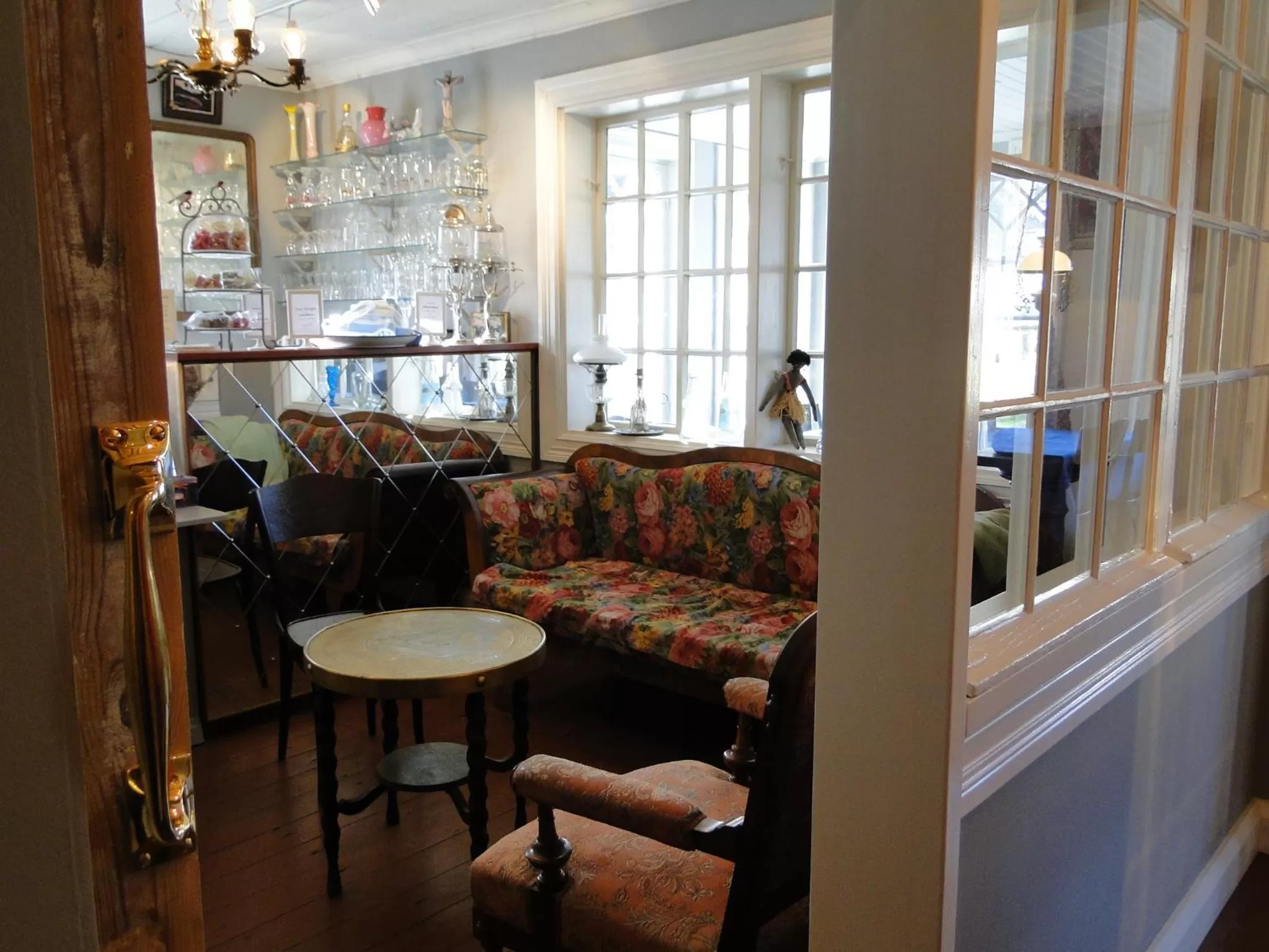 Restaurant/places to eat, Seating Area in Hotel & Cafe Lanterna