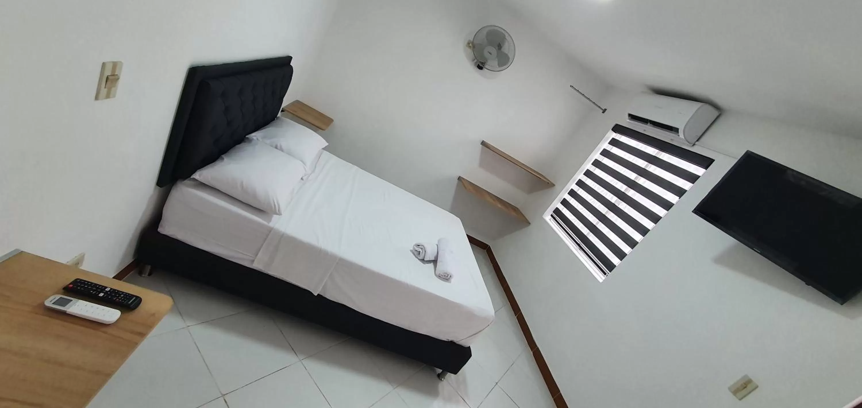 TV and multimedia, Bed in Hotel Picasso 70