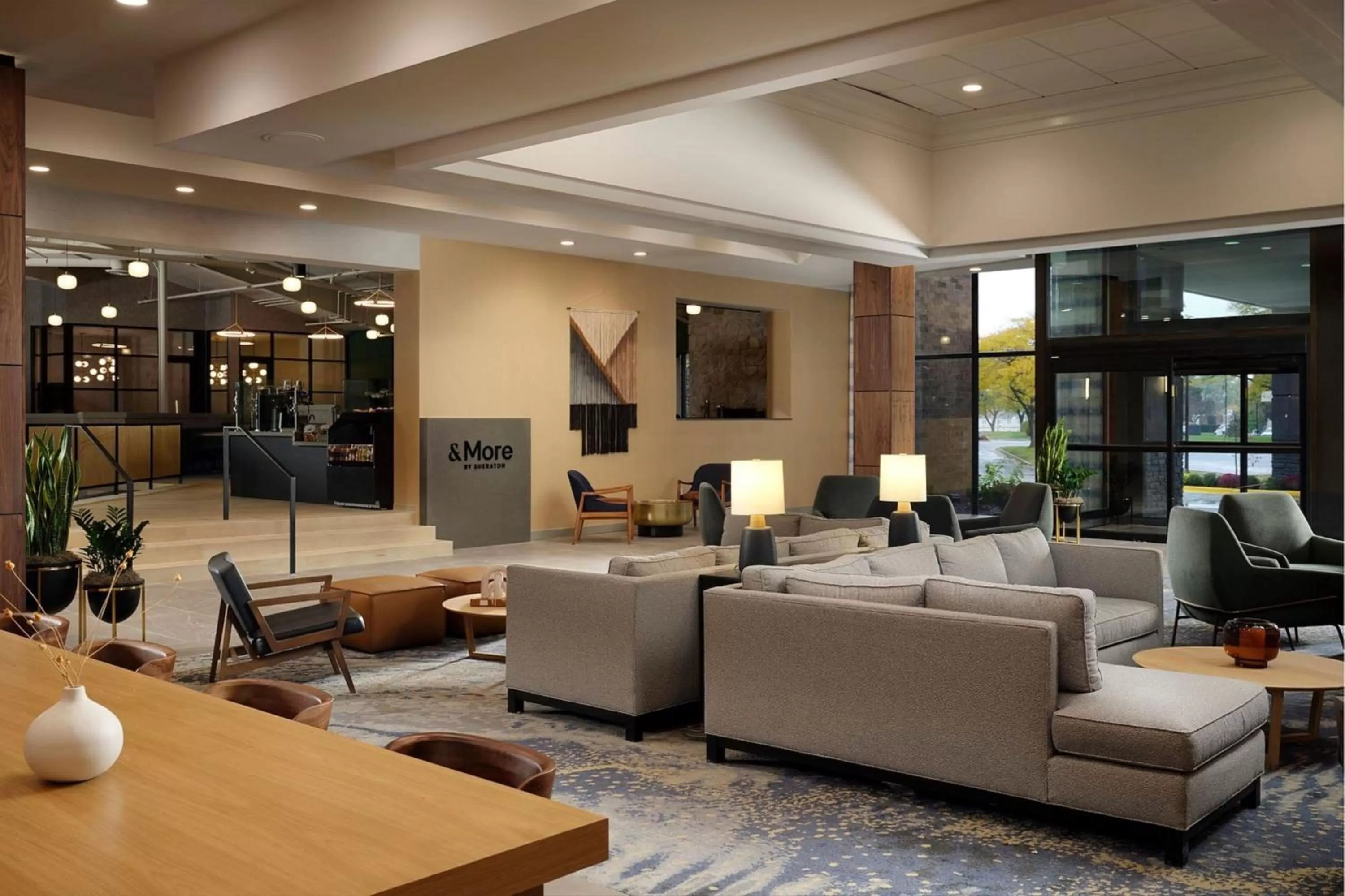 Lobby or reception in Sheraton Grand Rapids Airport Hotel