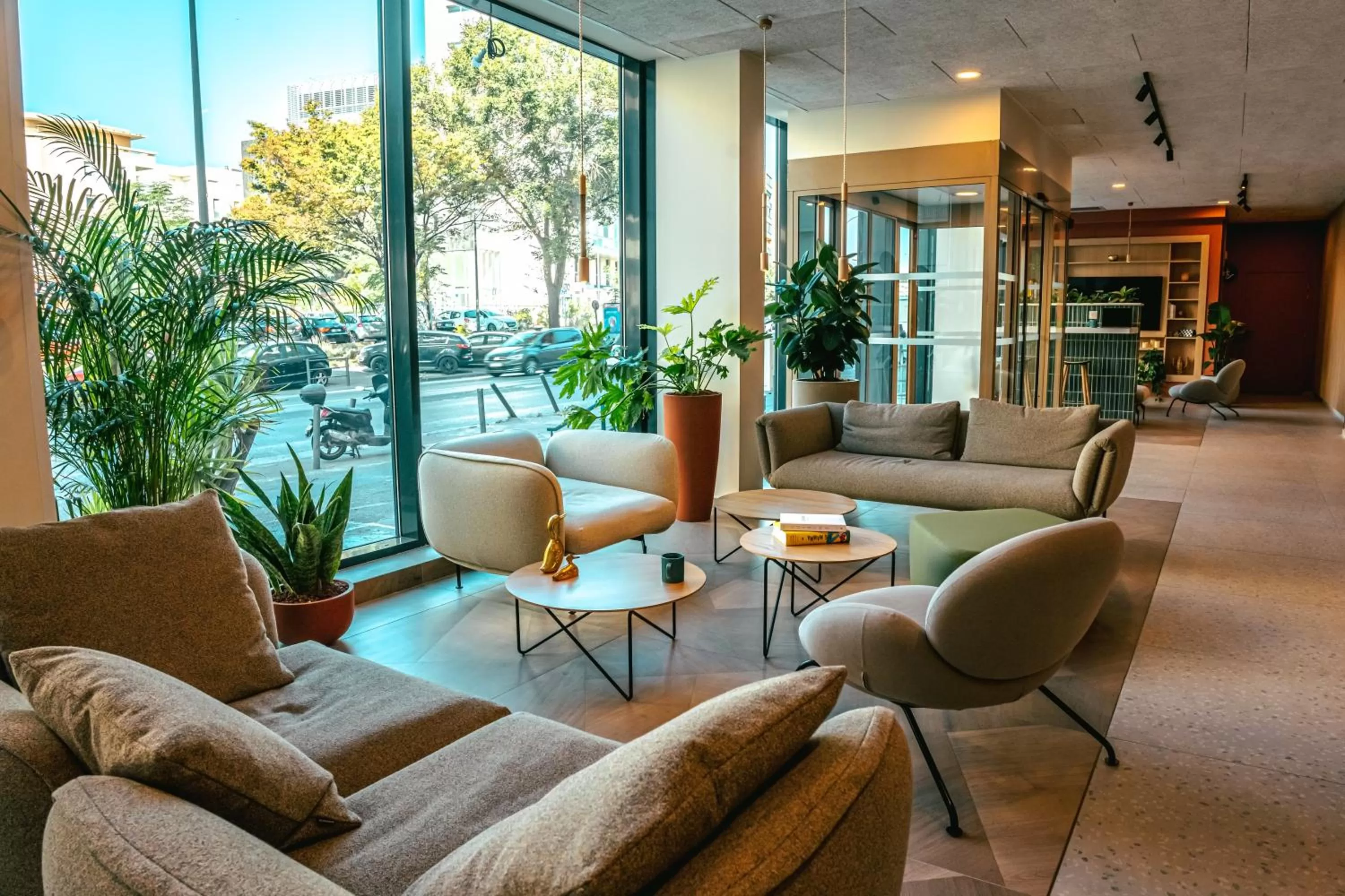 Communal lounge/ TV room in ibis Styles Marseille Palais des Congrès Vélodrome