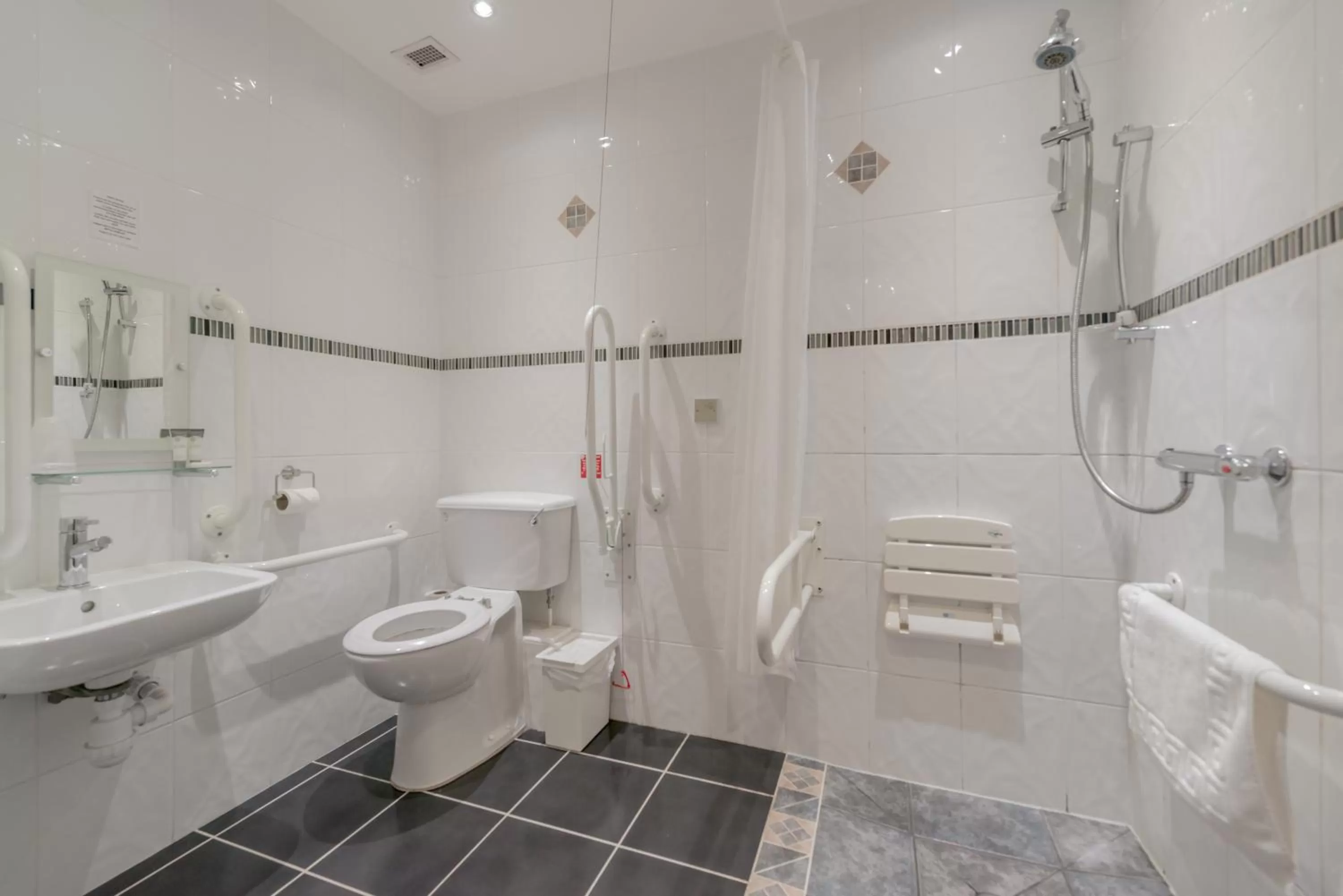 Shower in Best Western Bradford Guide Post Hotel