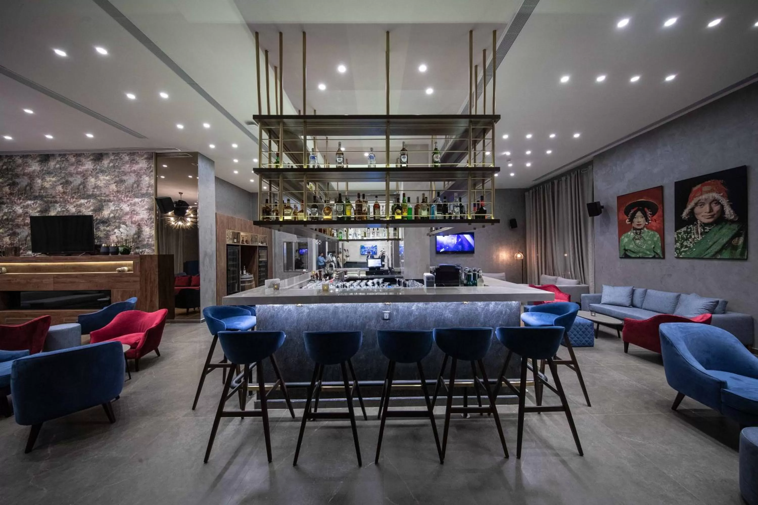 Restaurant/places to eat in Hotel De Ville