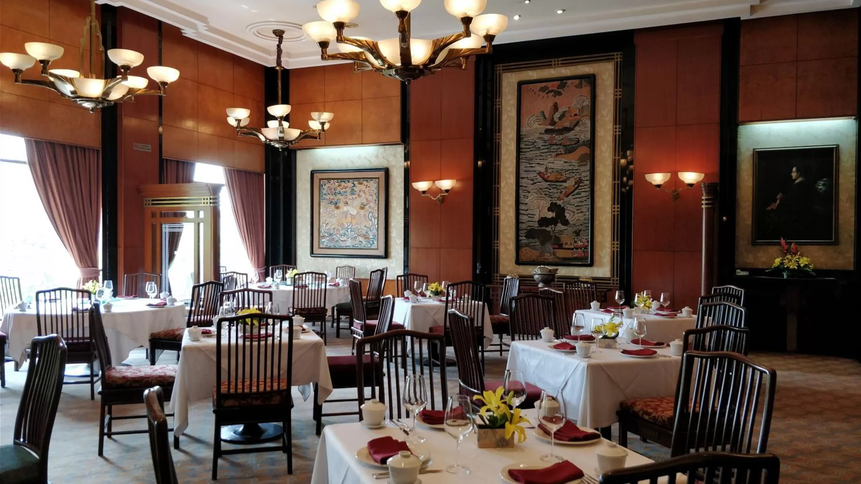 Restaurant/places to eat in Eros Hotel New Delhi, Nehru Place