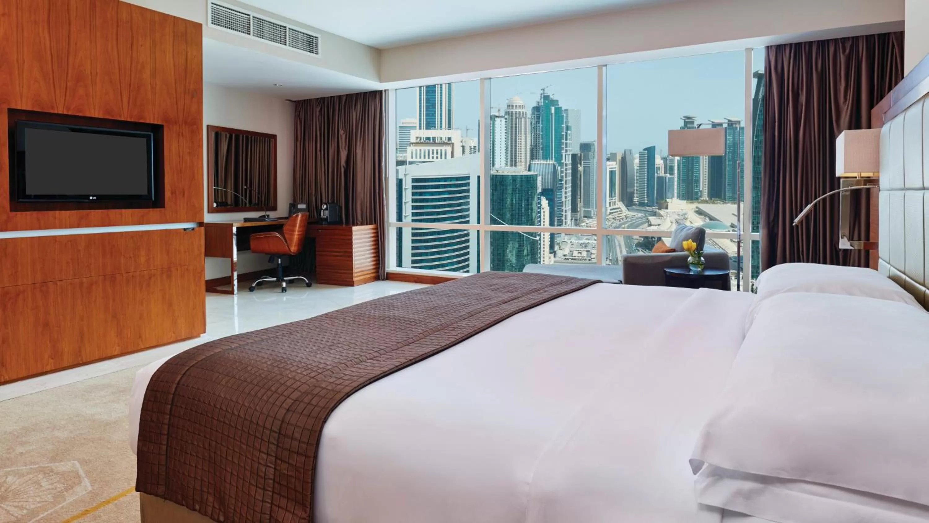 Photo of the whole room, Bed in InterContinental Doha The City by IHG