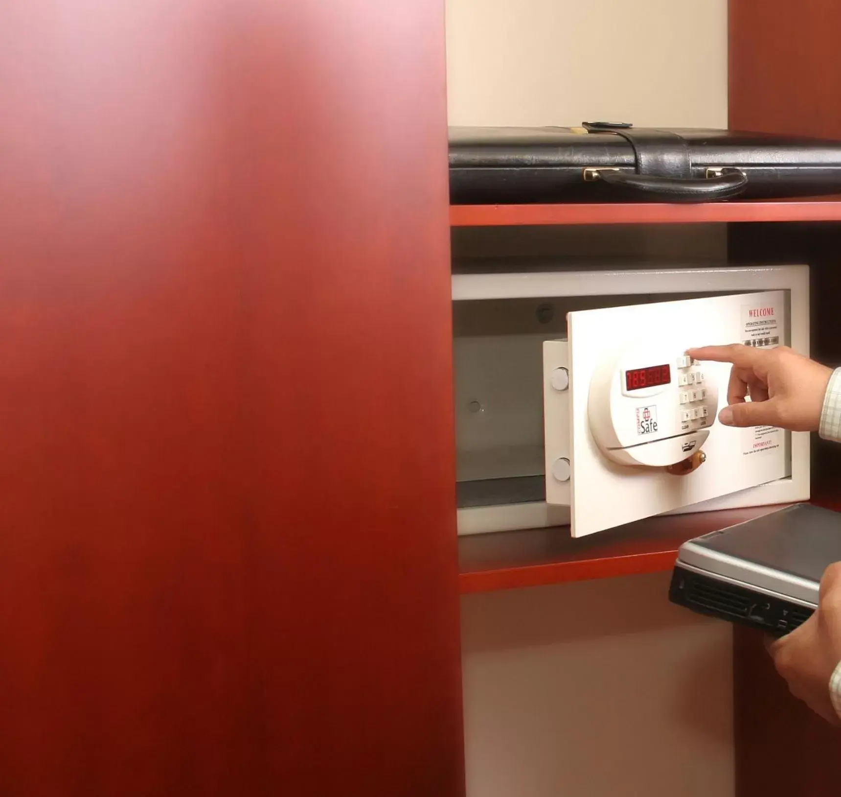 Junior Suite - single occupancy in Hotel Cuellars Junior Suite - single occupancy in Hotel Cuellars