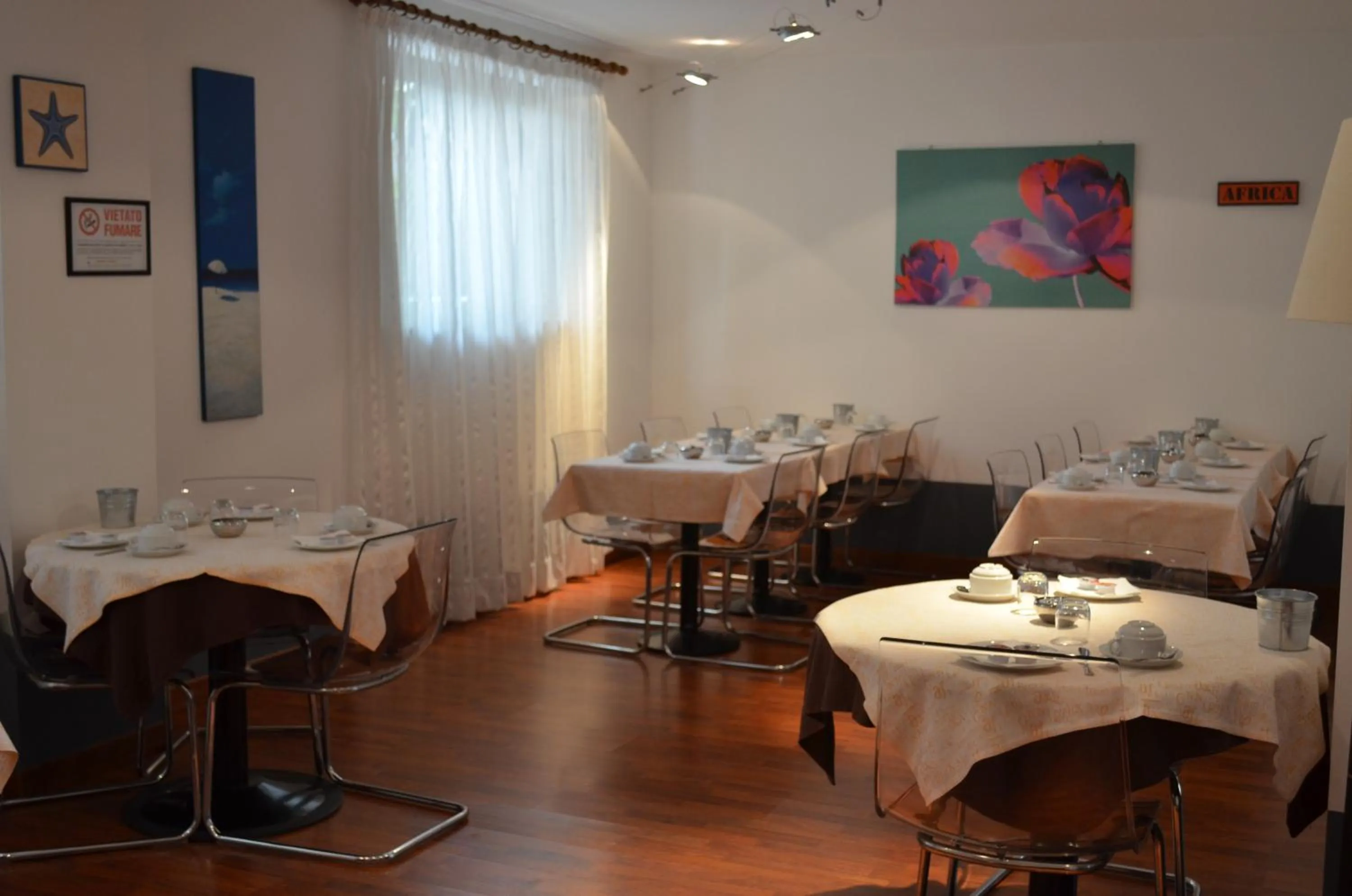 Restaurant/places to eat in Hotel Adria