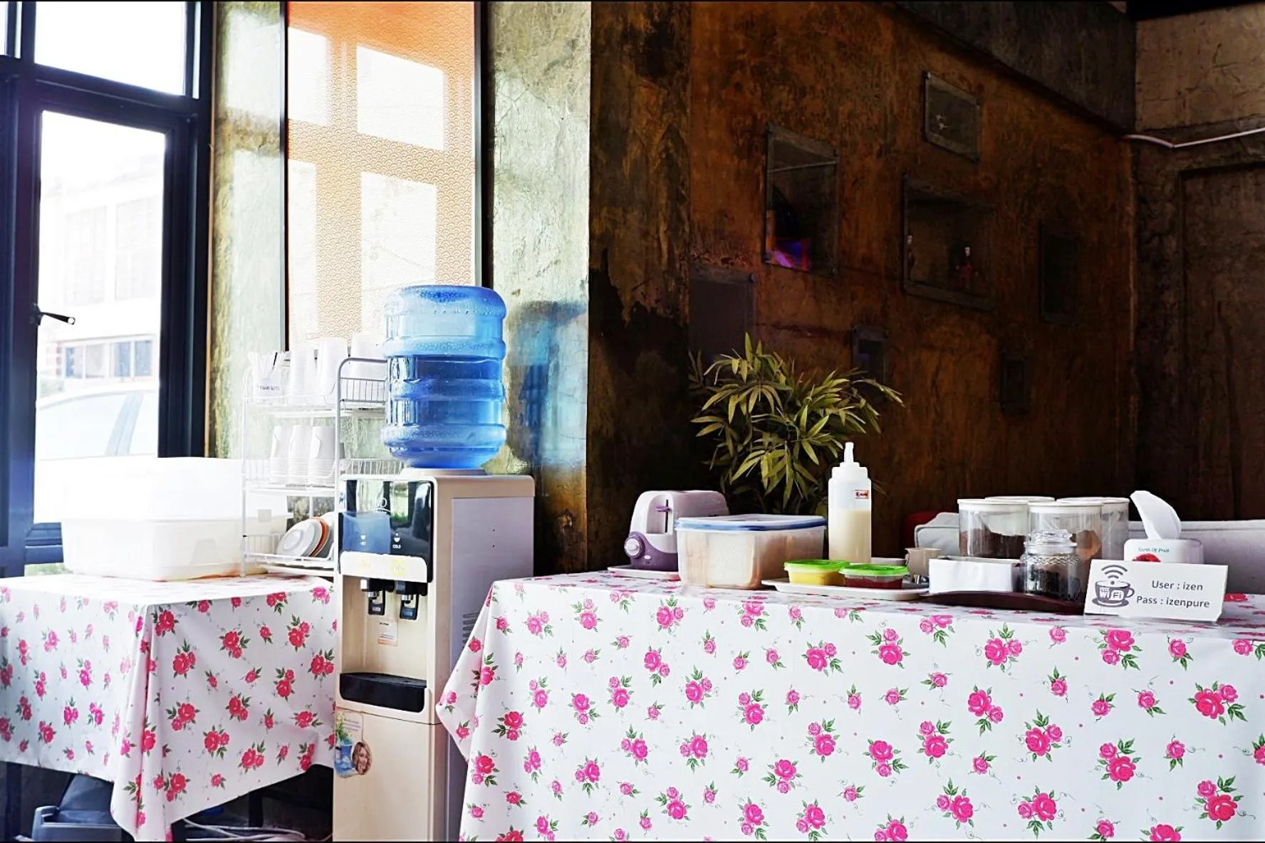 Coffee/tea facilities in Izen Budget Hotel & Residence