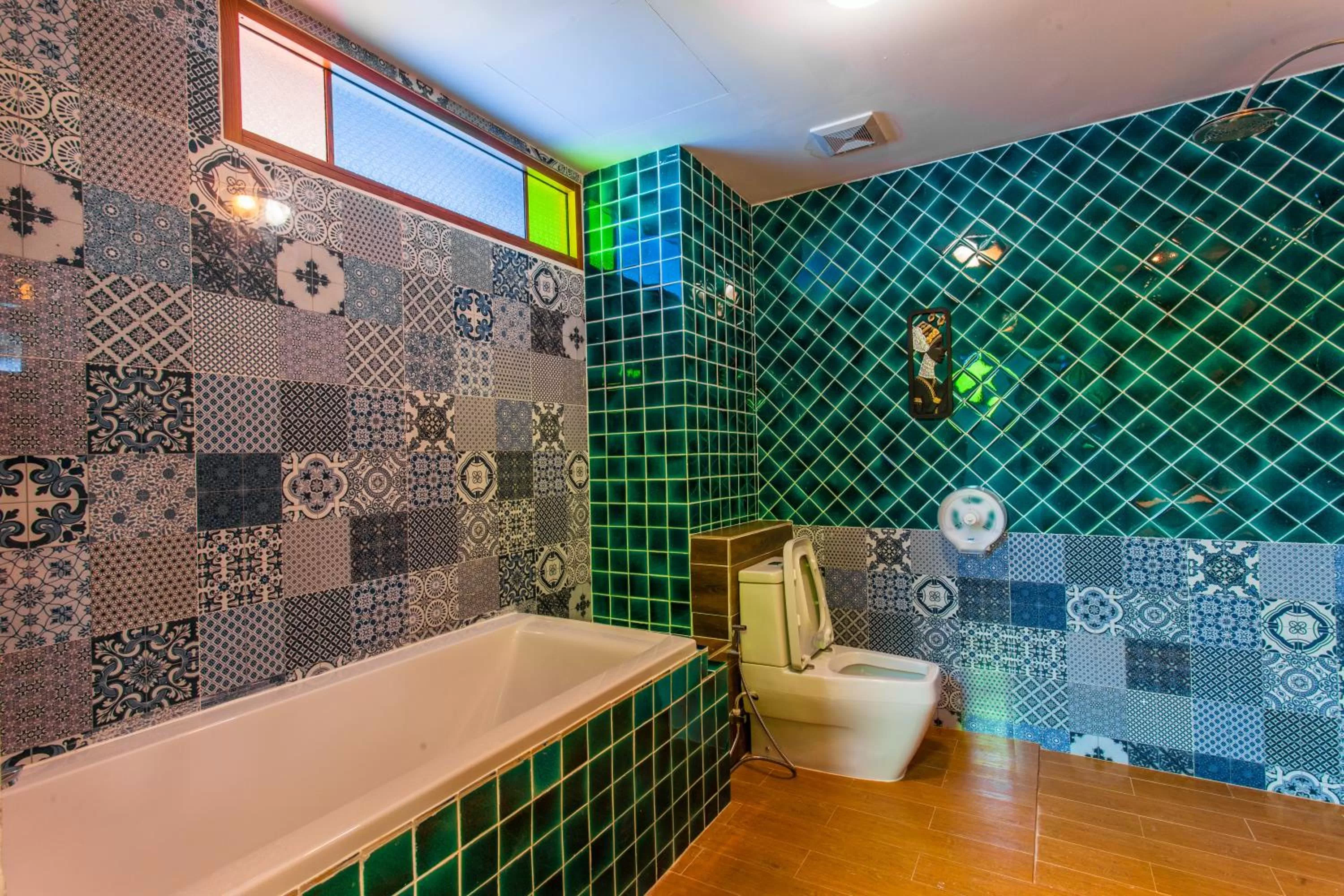 Shower in Pingdoi Hualin Boutique Hotel