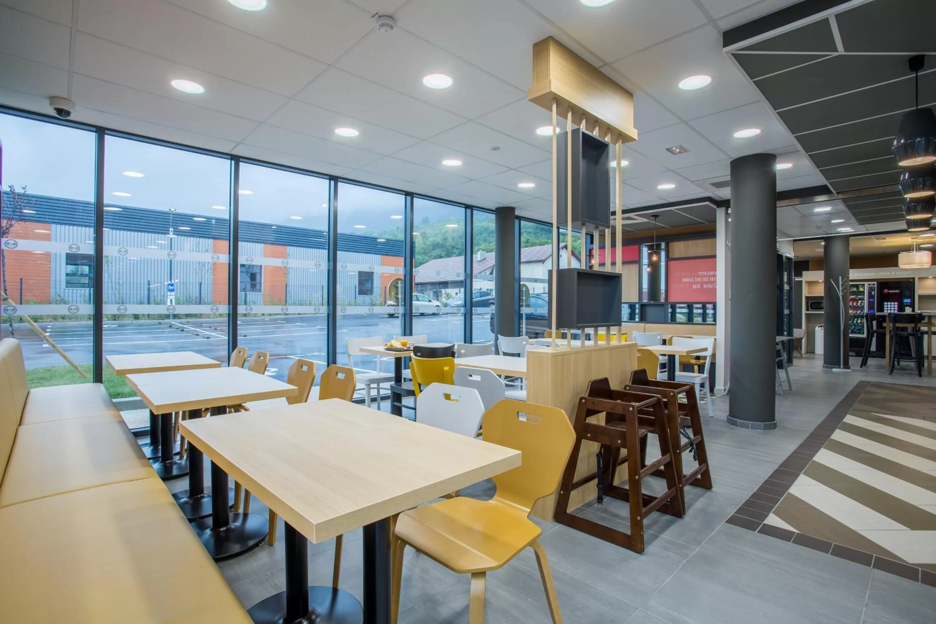 Buffet breakfast in B&B HOTEL ANNEMASSE Saint-Cergues