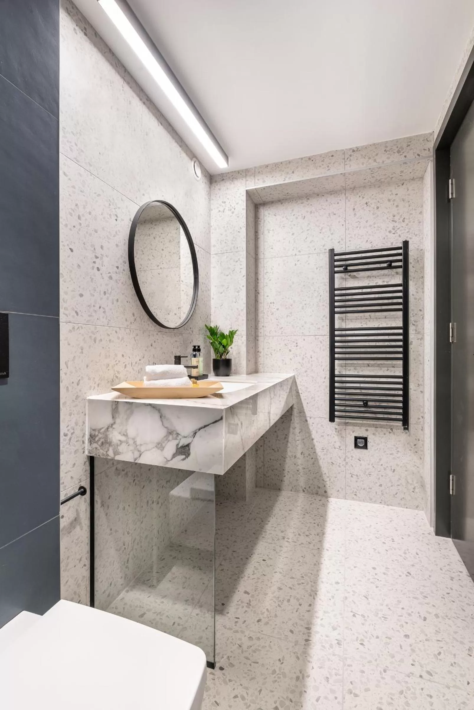 Toilet in Hotel Tim's