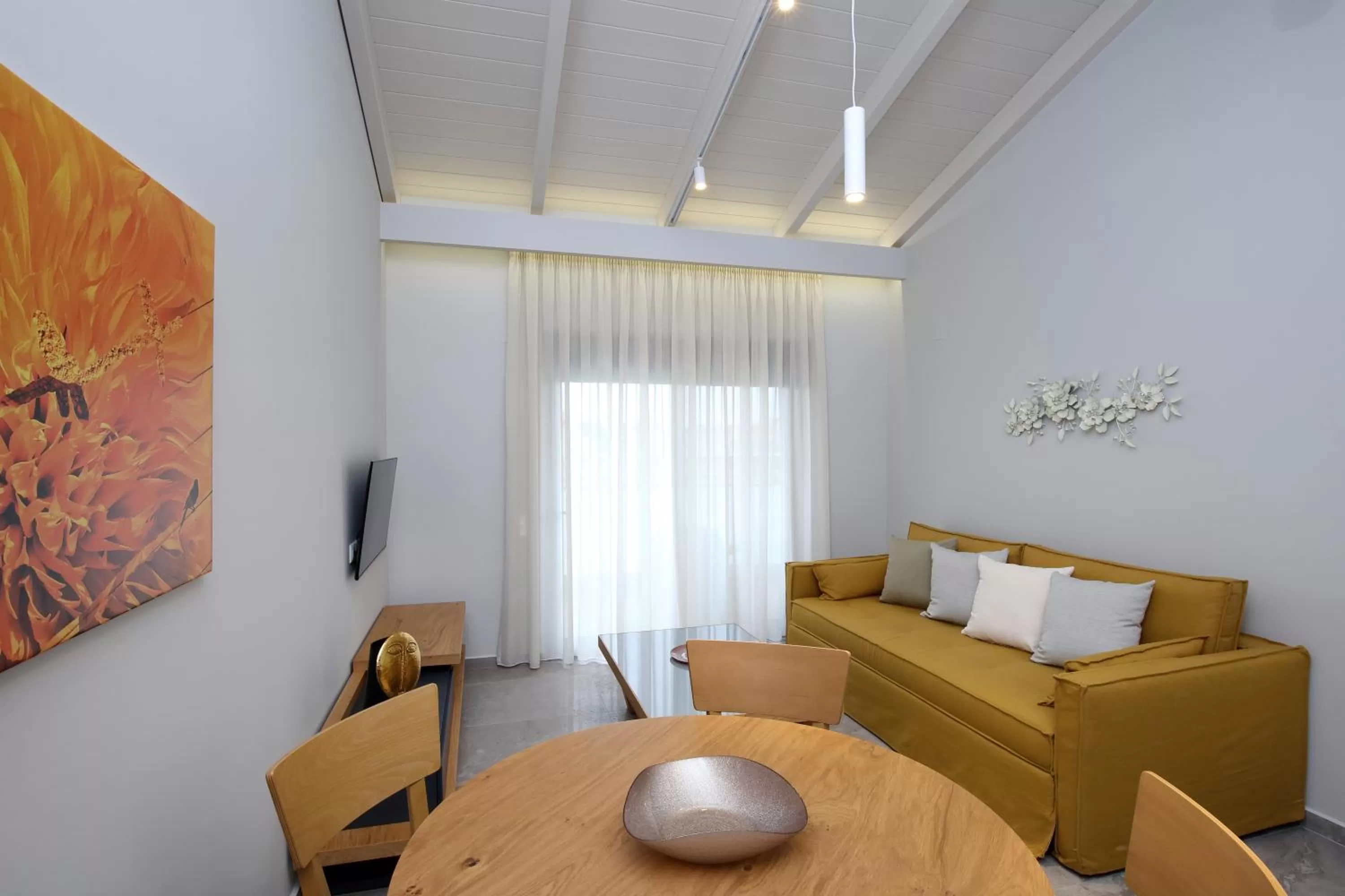 TV and multimedia in Carabella Residence