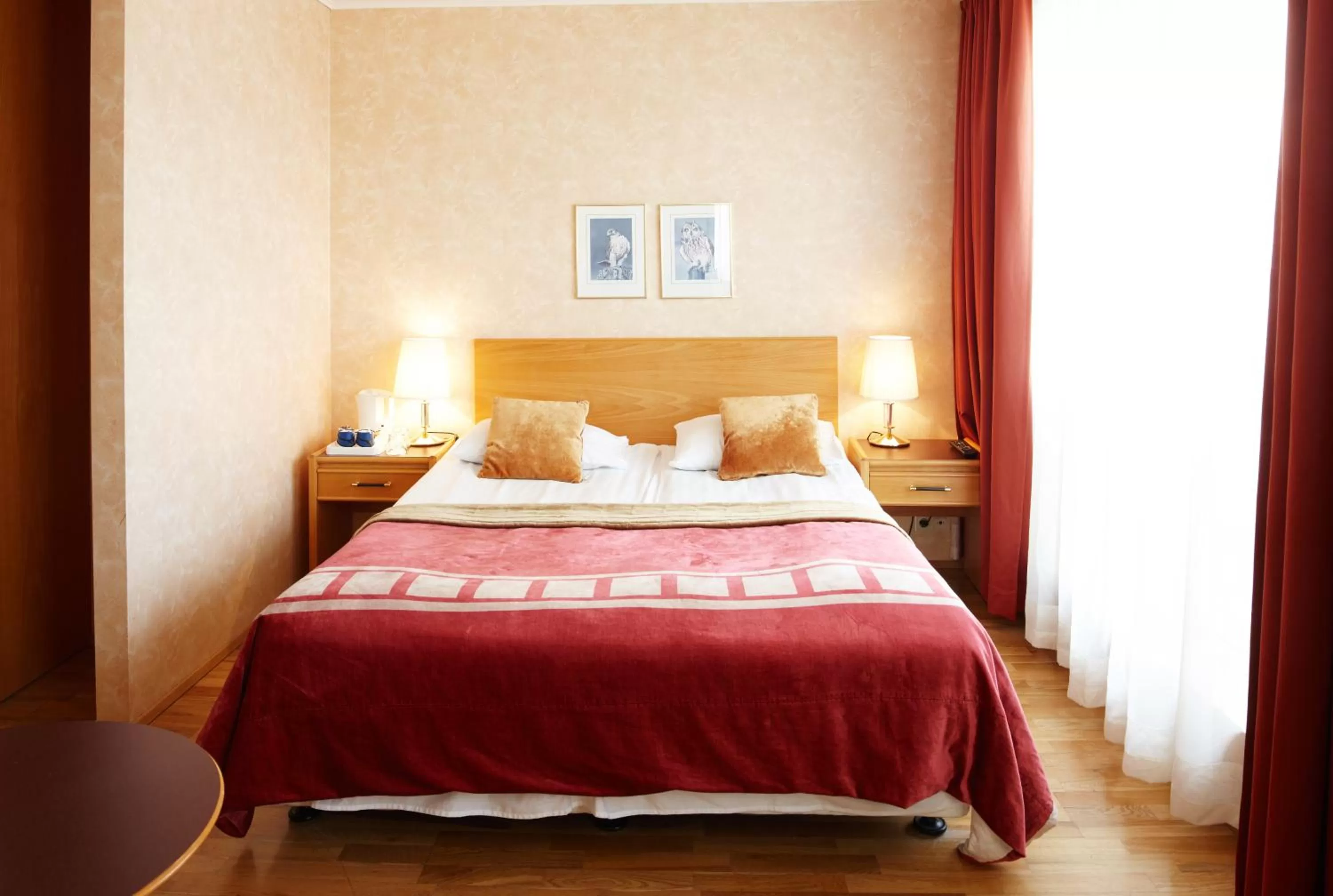 Bedroom, Bed in Fosshotel Rauðará