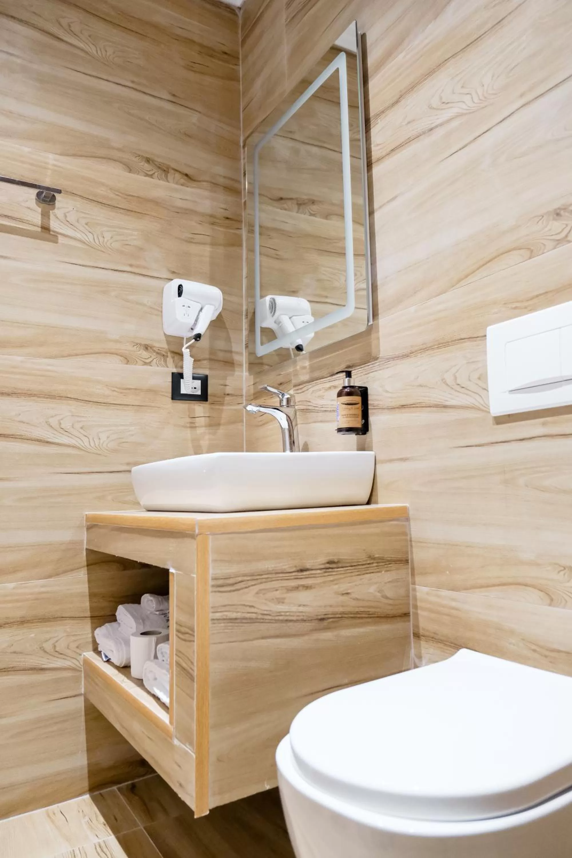 Toilet, Bathroom in Ledina Hotel