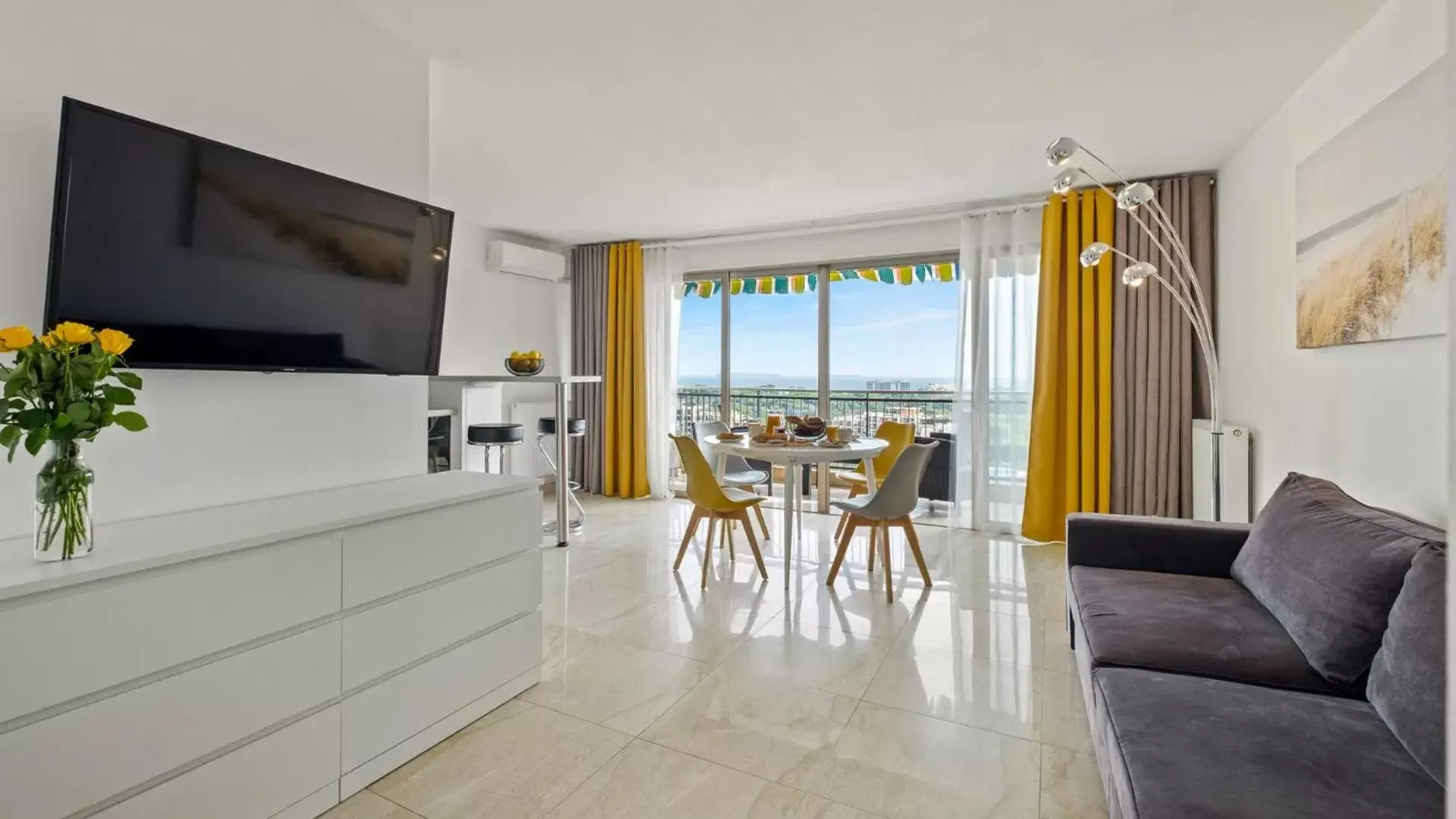 Two-Bedroom Apartment with Sea View in Cannes Marina Appart Hotel Mandelieu Two-Bedroom Apartment with Sea View in Cannes Marina Appart Hotel Mandelieu