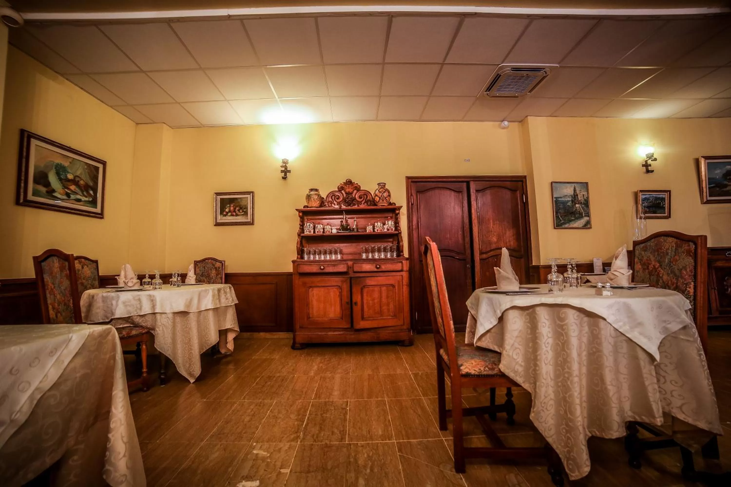 Restaurant/places to eat in Castellu Rossu