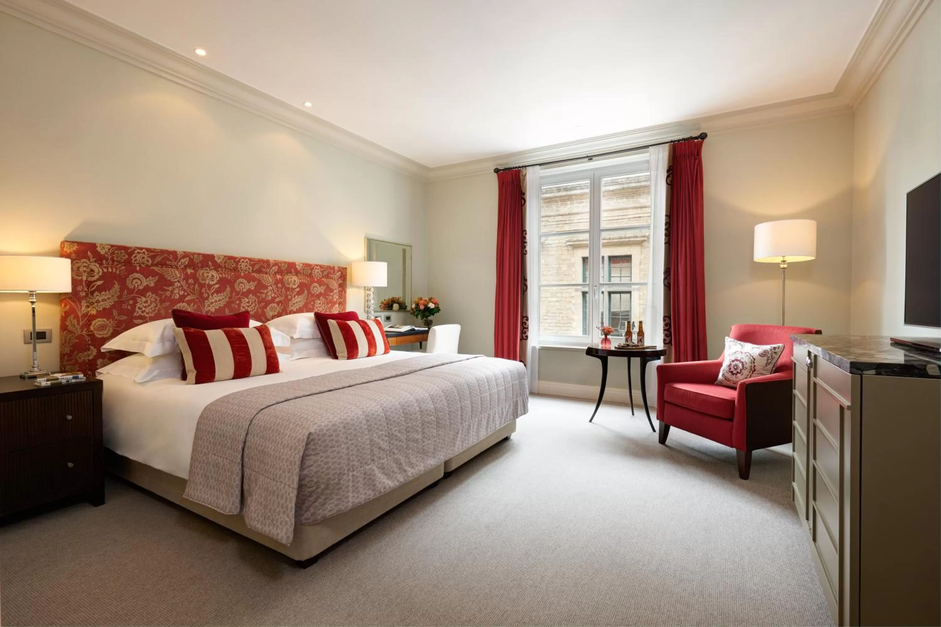 Superior Deluxe Room in Hotel Amigo, a Rocco Forte Hotel