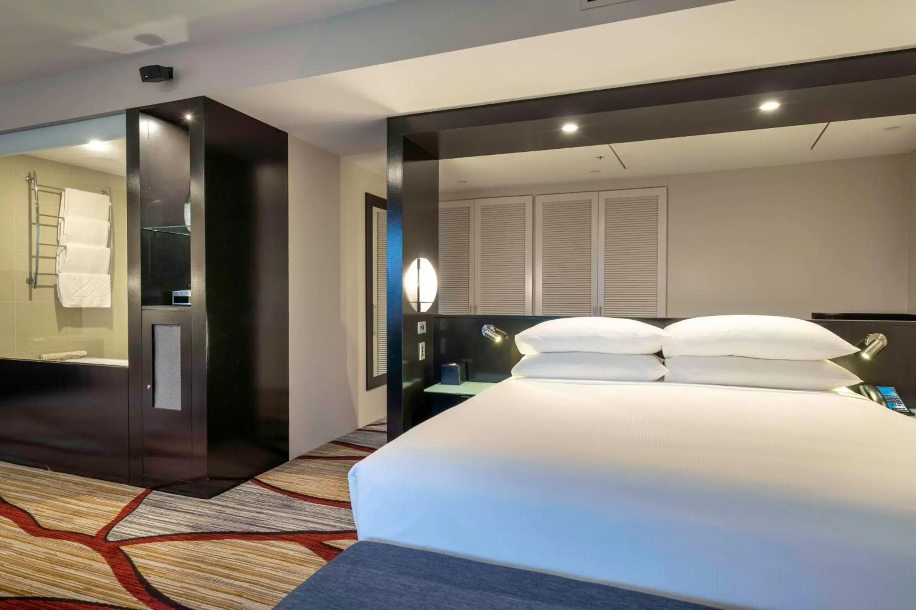 One-Bedroom Suite in Hilton Cairns One-Bedroom Suite in Hilton Cairns