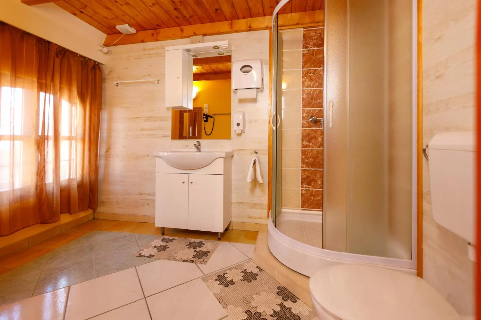 Central Panzió Gyula