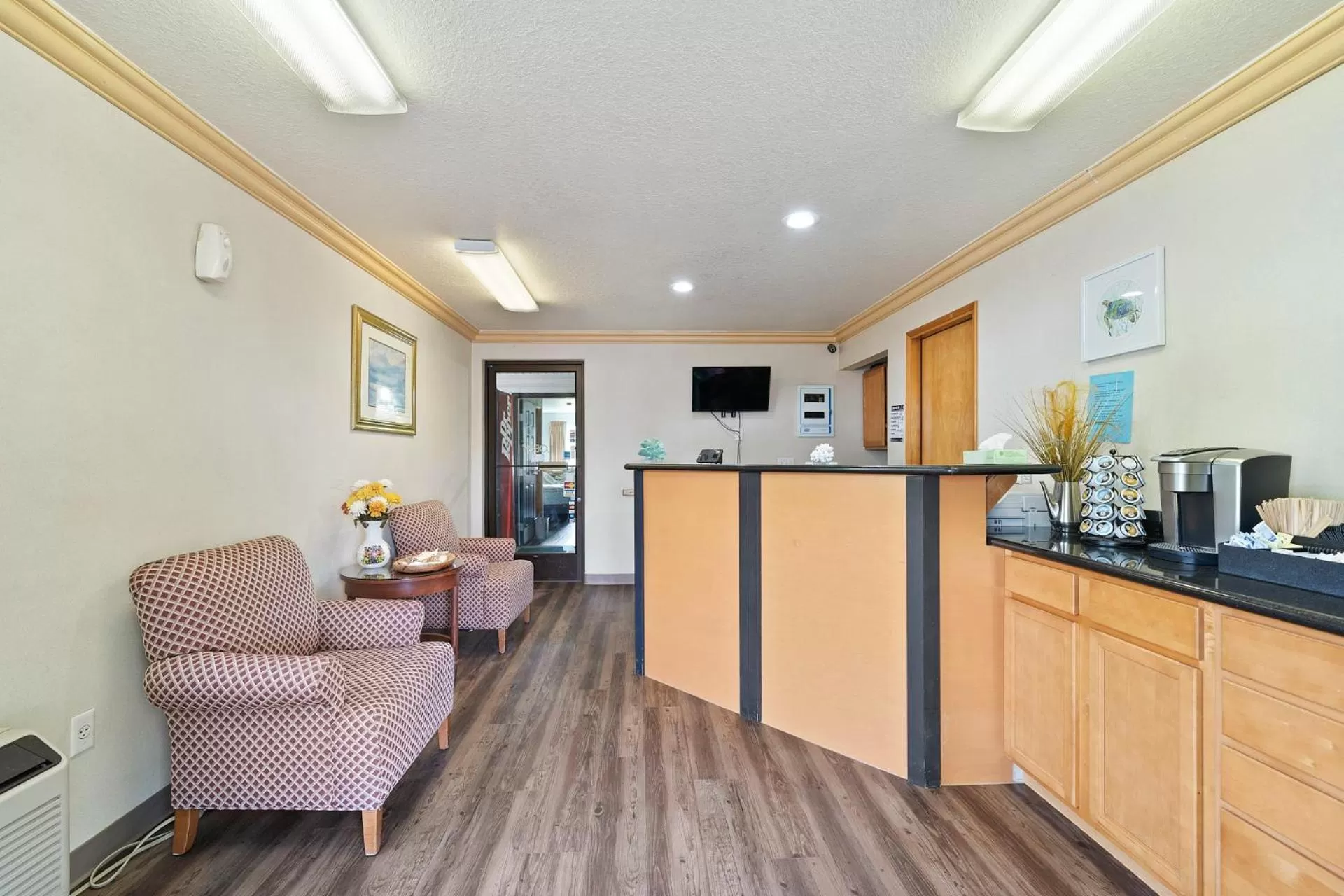 Lobby or reception in Garibaldi Inn at the Bay