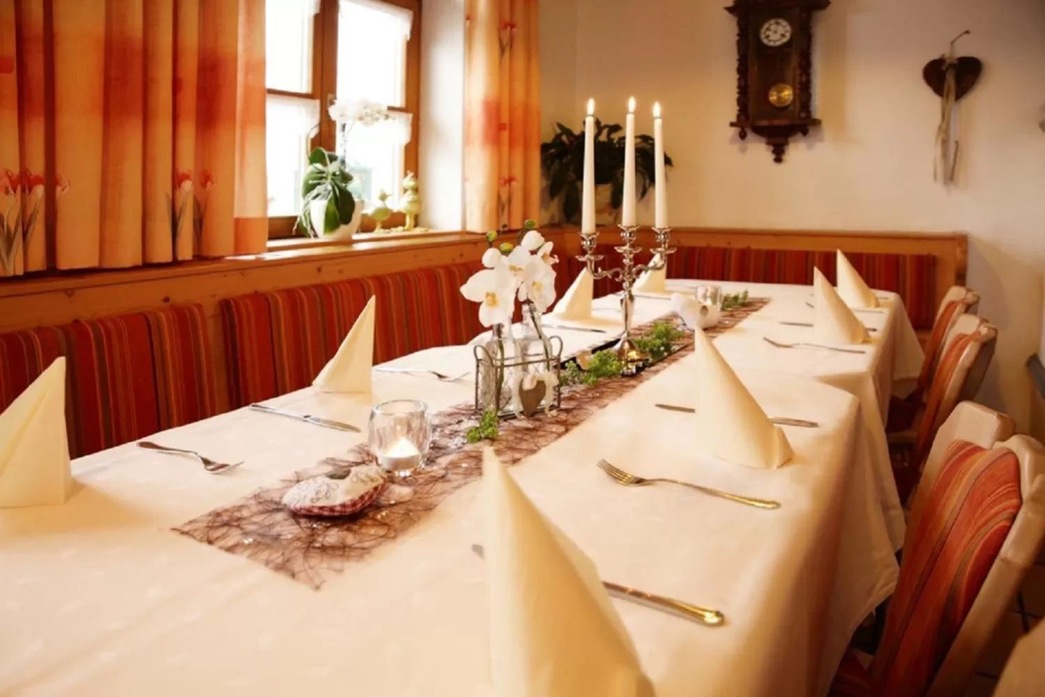 Restaurant/Places to Eat in Schätzlhof