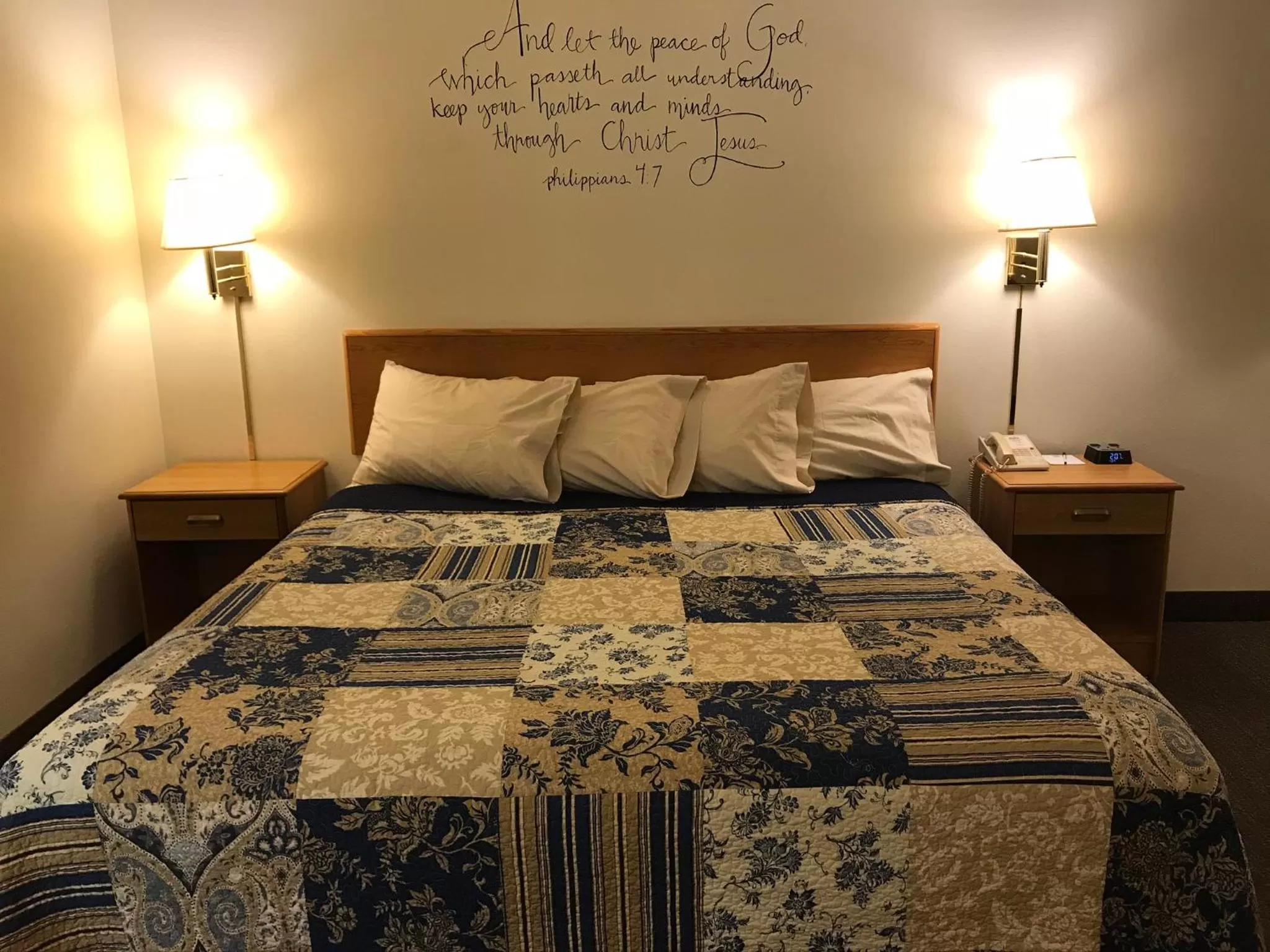 Bed in Dutch Country Inn