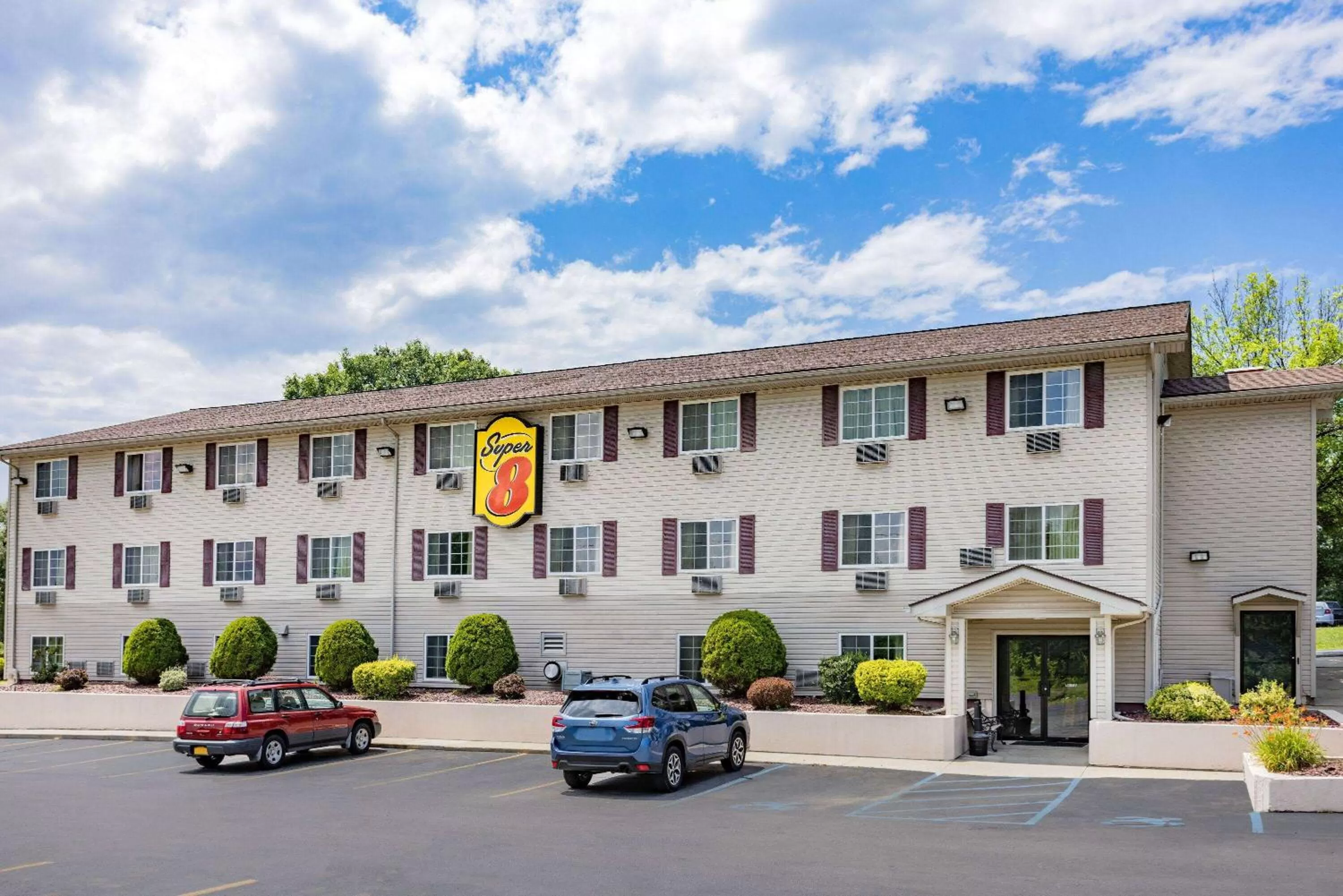 Property building in Super 8 by Wyndham Johnstown/Gloversville