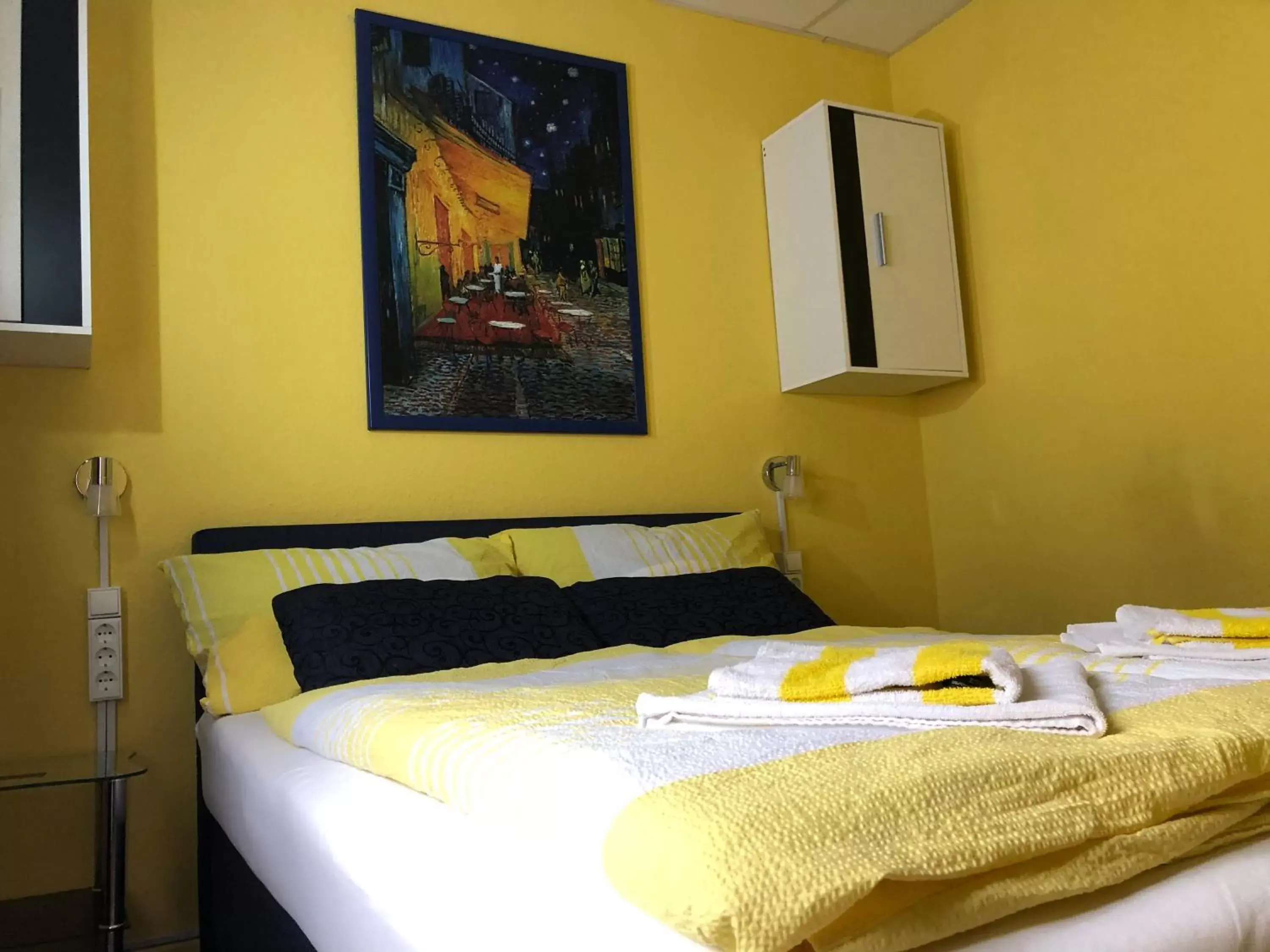 Economy Double Room in Astoria Hotel Heimbach Economy Double Room in Astoria Hotel Heimbach