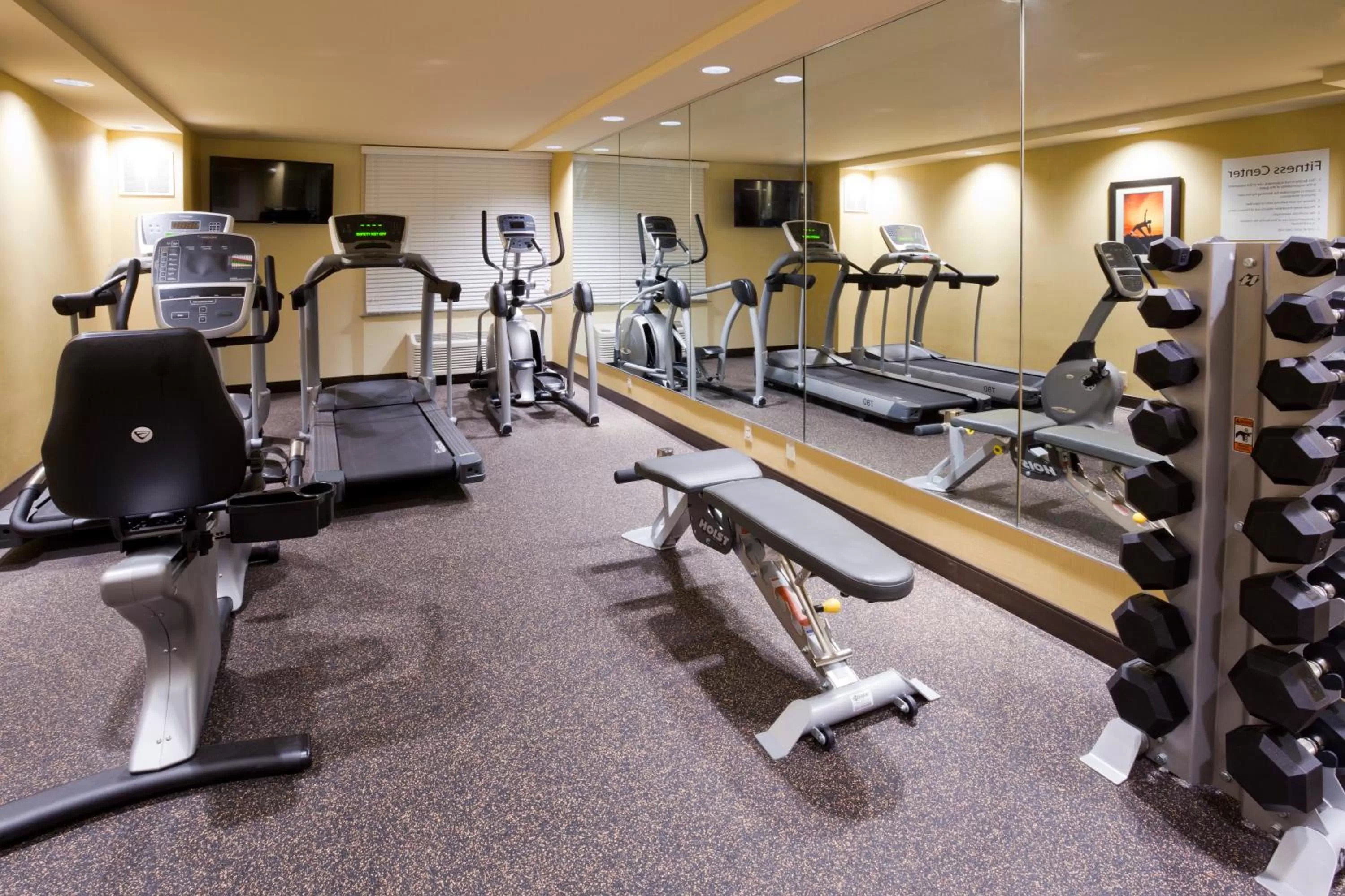 Fitness centre/facilities in Holiday Inn Express & Suites Willmar by IHG
