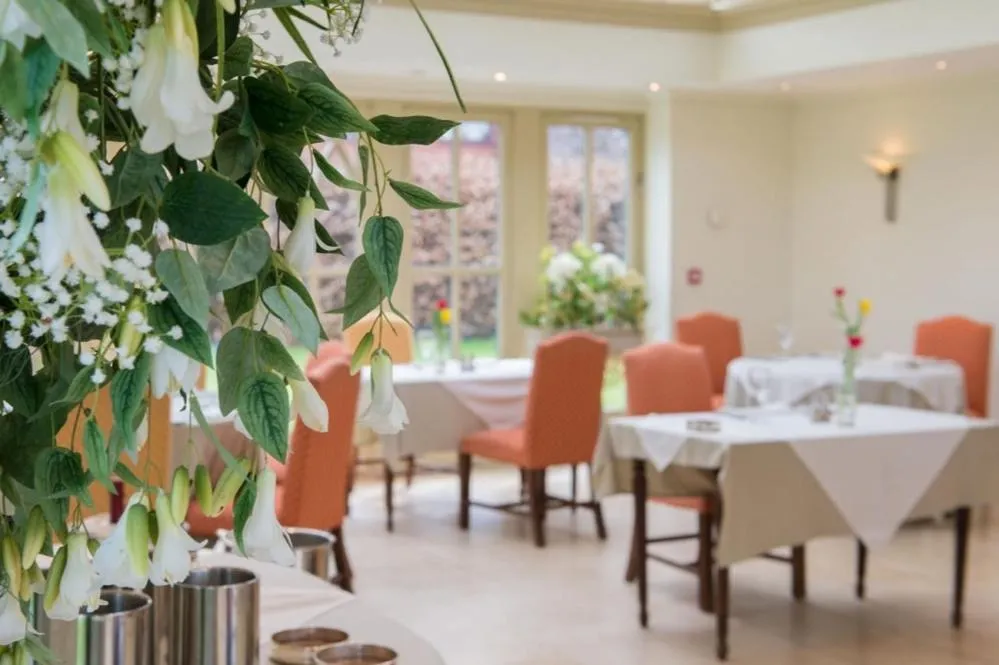 Restaurant/places to eat in The Old Vicarage