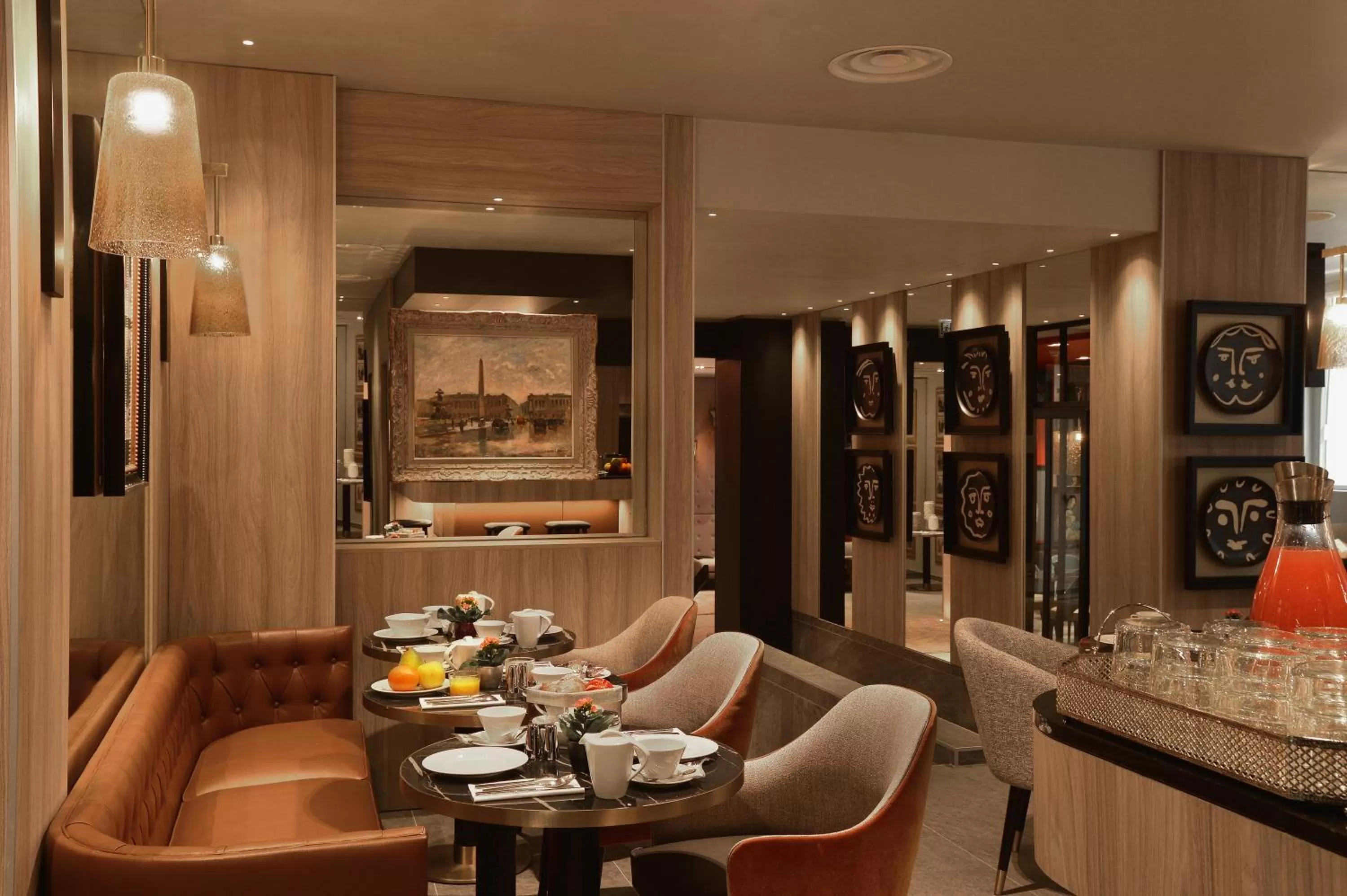 Restaurant/places to eat in Hotel La Lanterne & Spa By Timhotel