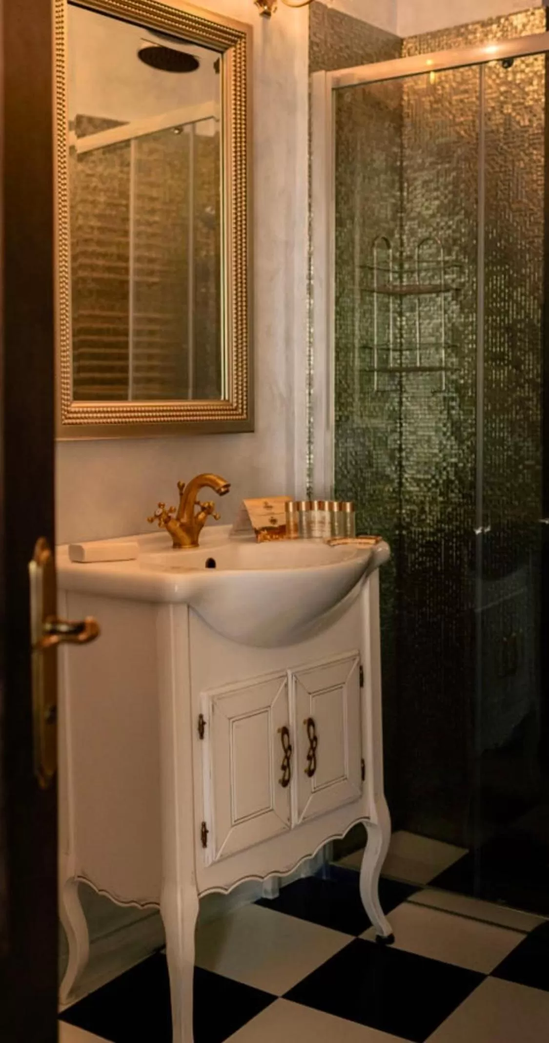 Bathroom in Belle Epoque Boutique (Adult Only)