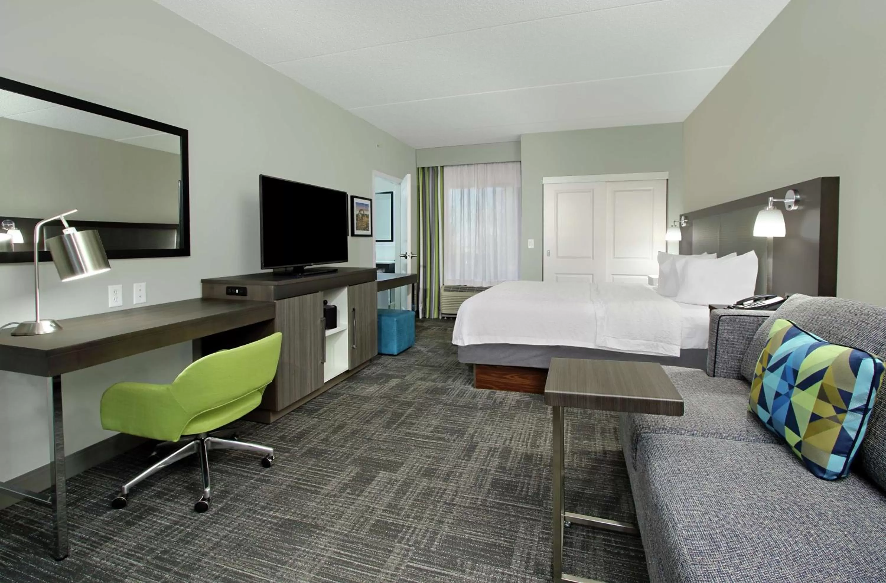 Bedroom, Bed in Hampton Inn Hagerstown-Maugansville