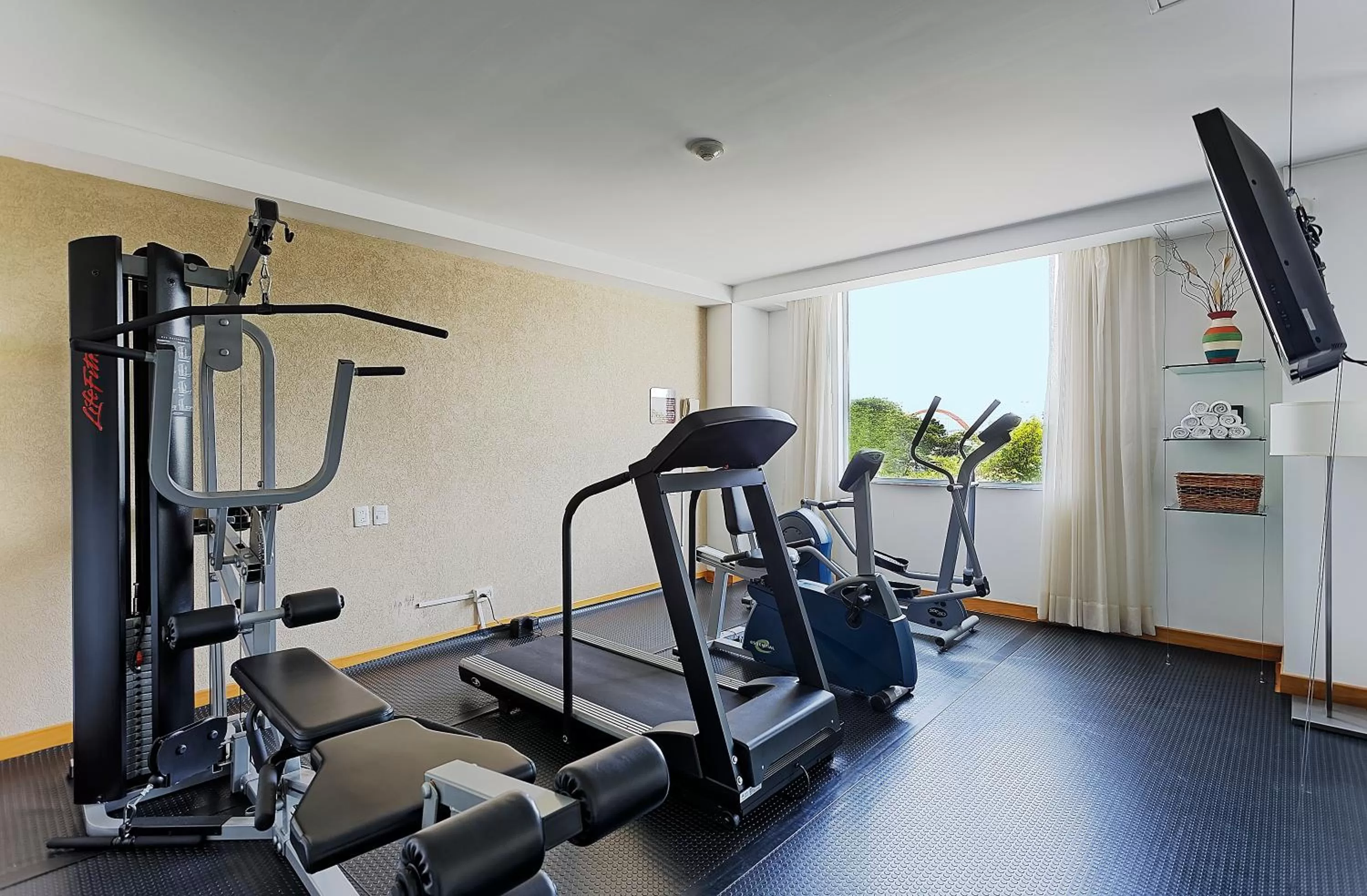 Fitness centre/facilities in Holiday Inn Express Villahermosa by IHG