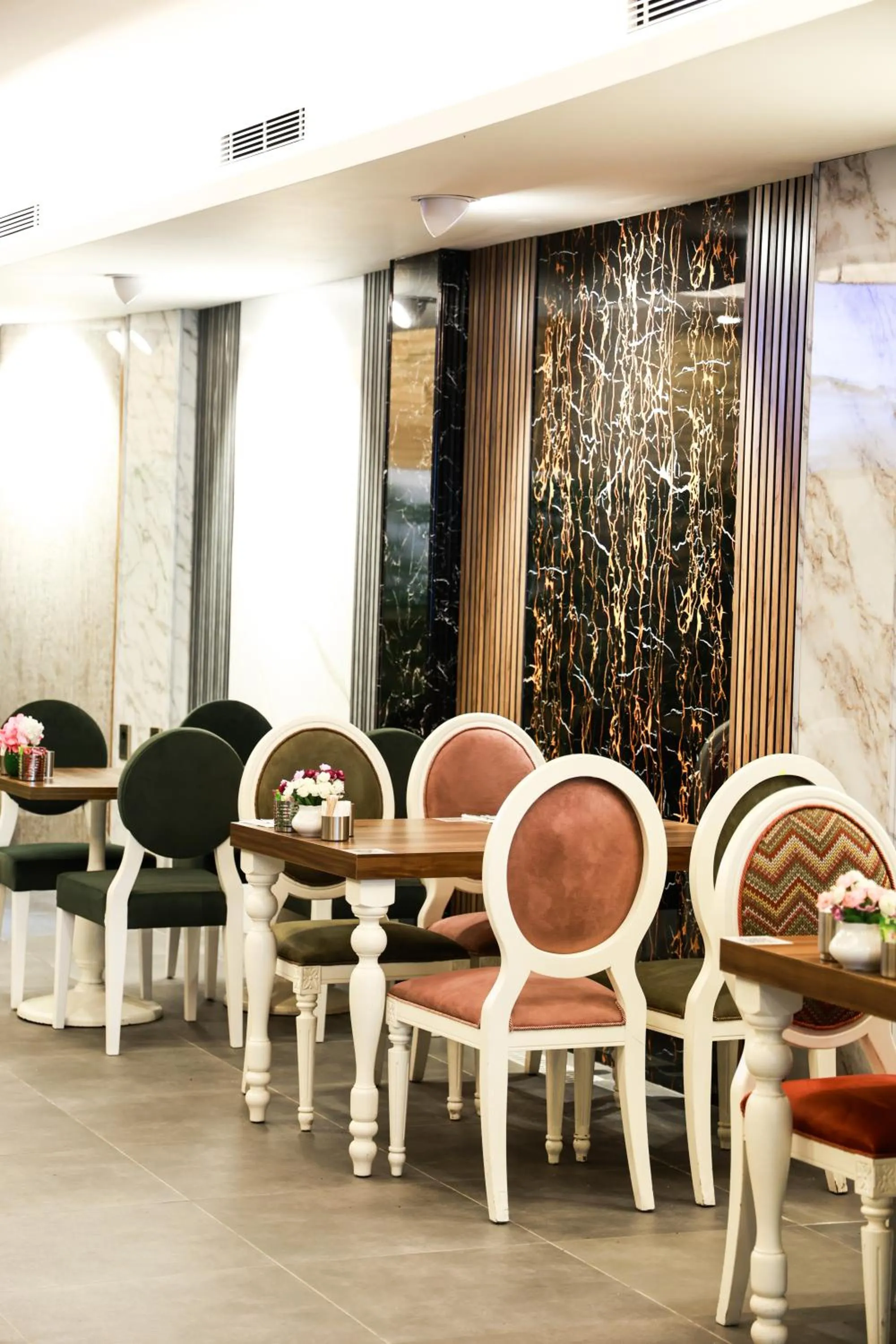 Restaurant/places to eat in Mia Berre Hotels