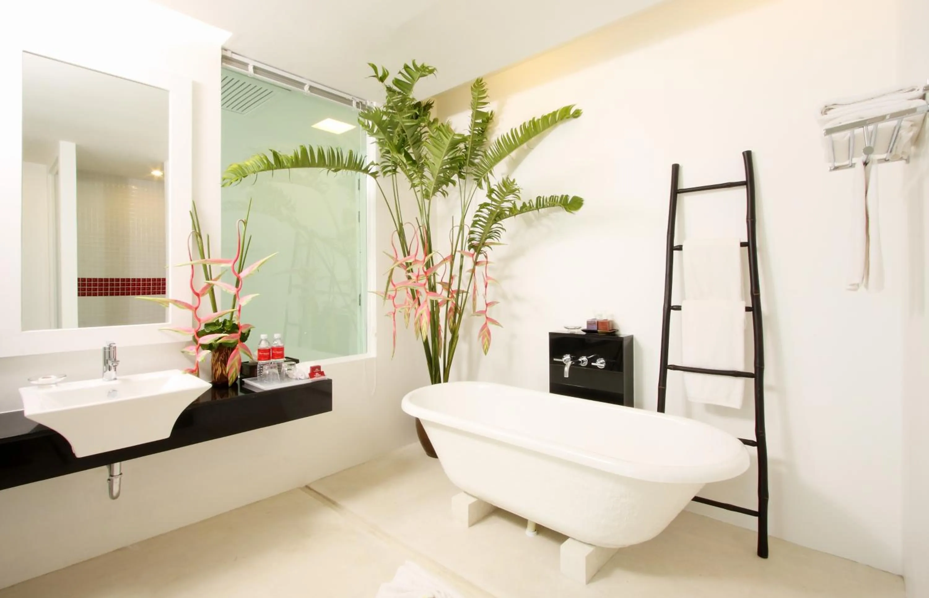 Bathroom in The Old Phuket - Karon Beach Resort