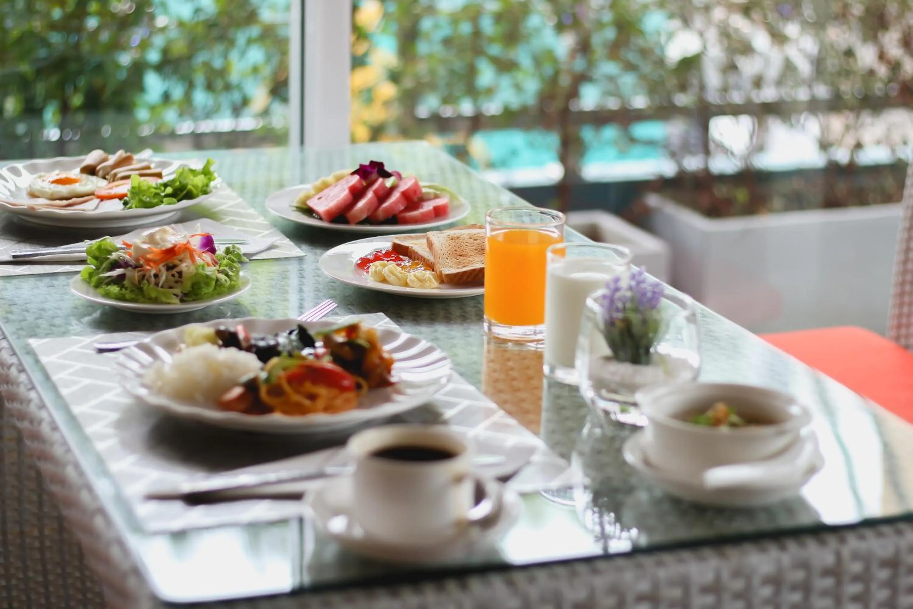 Breakfast in Maverick Ratchada Hotel