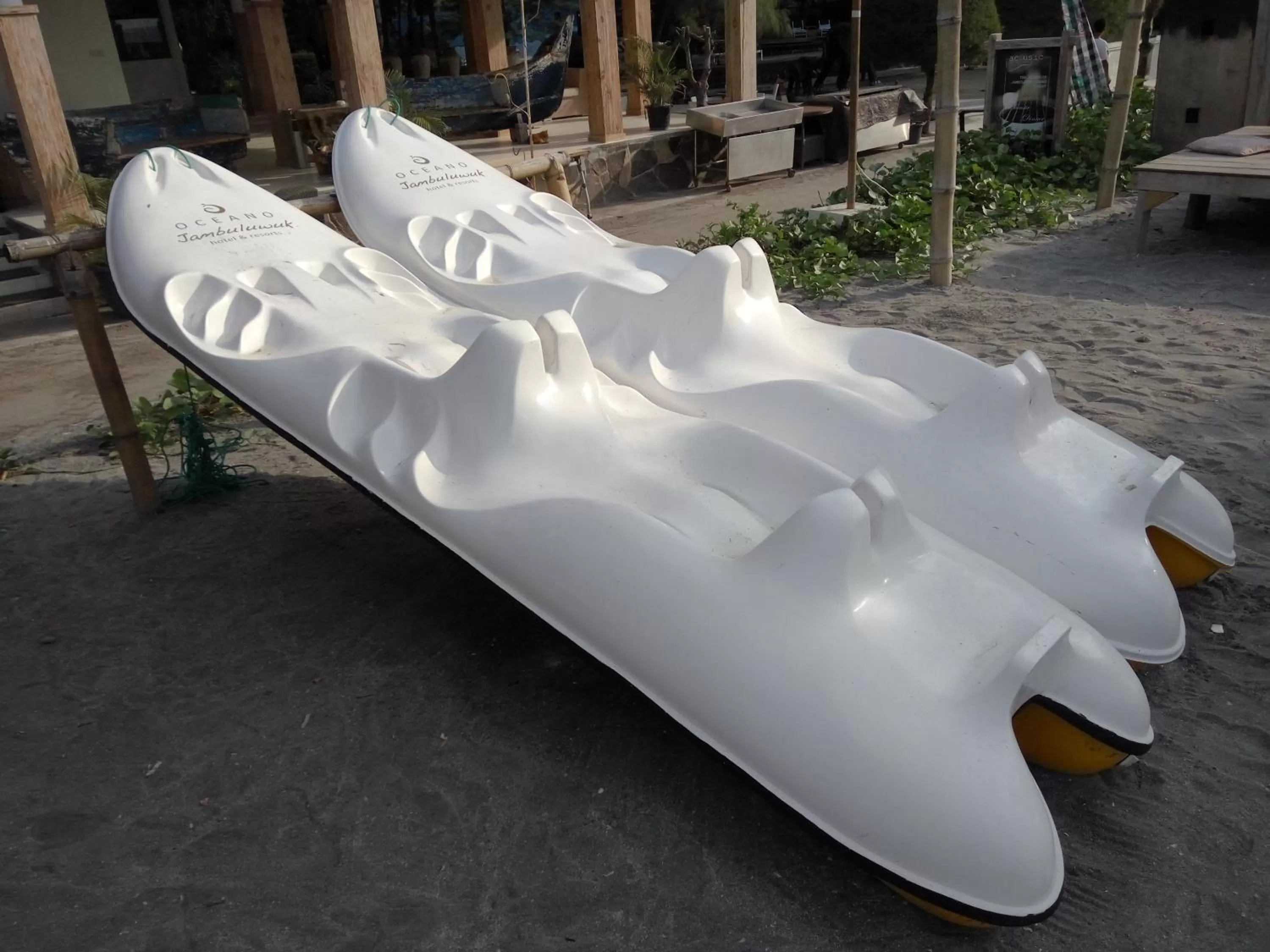 Canoeing in Jambuluwuk Oceano Gili Trawangan