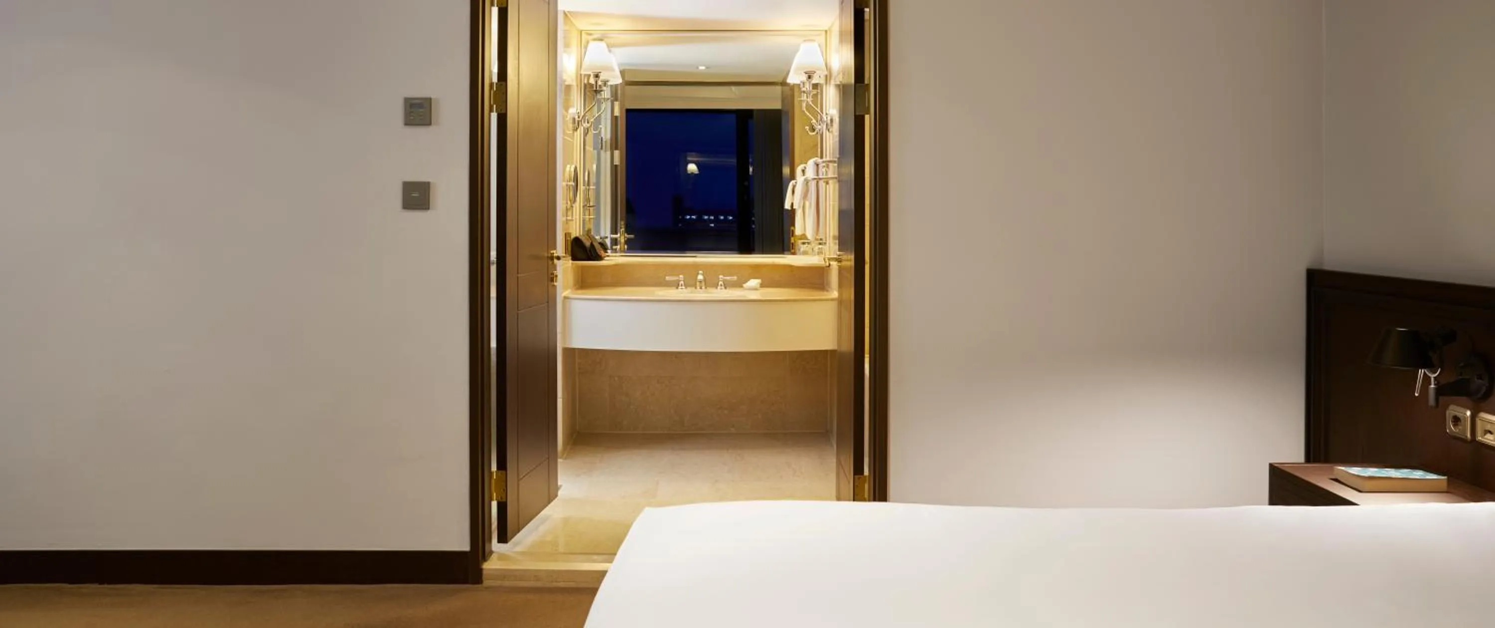 Bathroom, Bed in Maison Glad Jeju