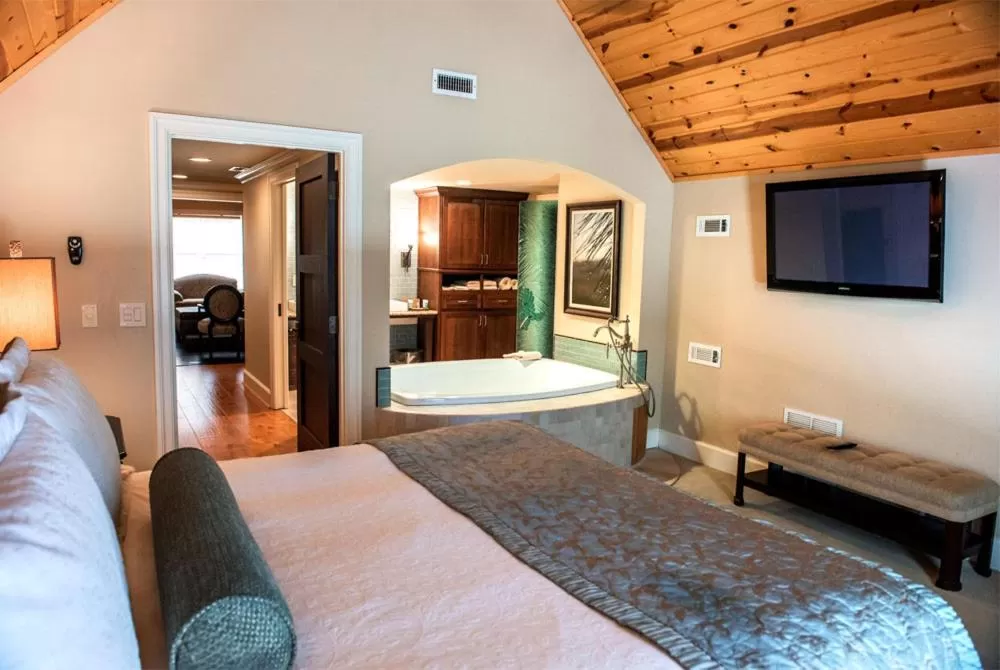 Bedroom, Bed in Brasstown Valley Resort & Spa