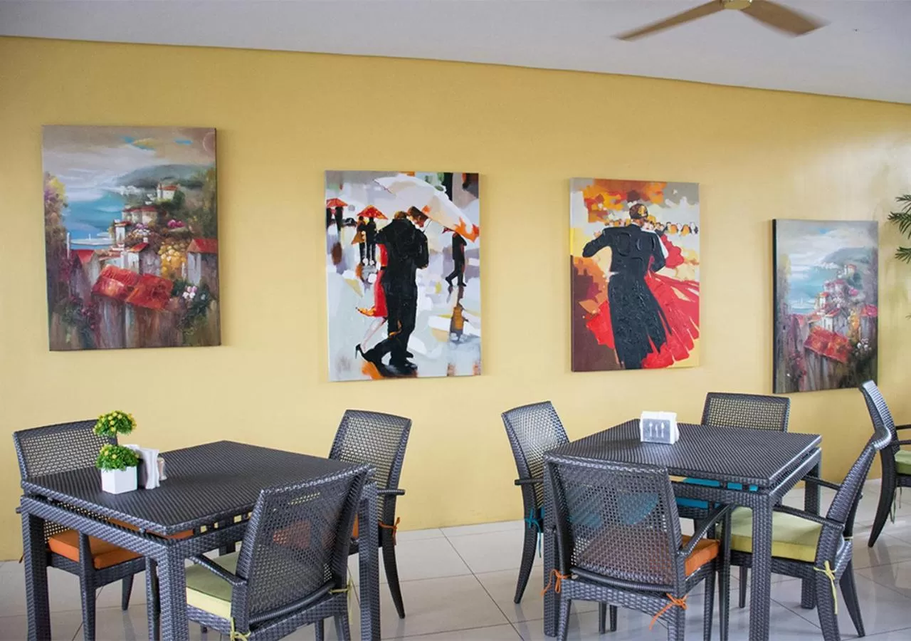 Restaurant/places to eat in Alicia Apartelle