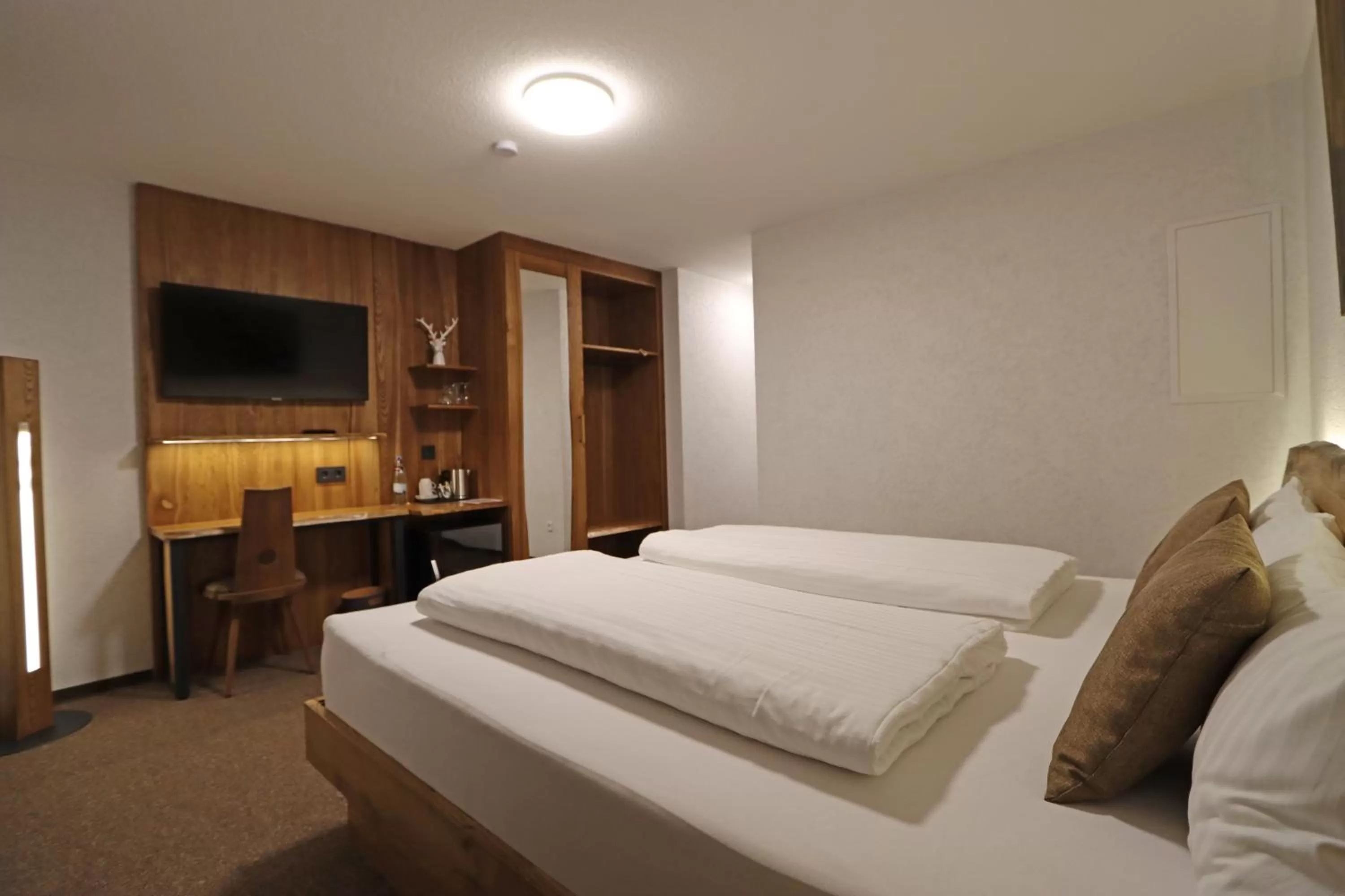 TV and multimedia in Hotel Kreuz Höhengasthof