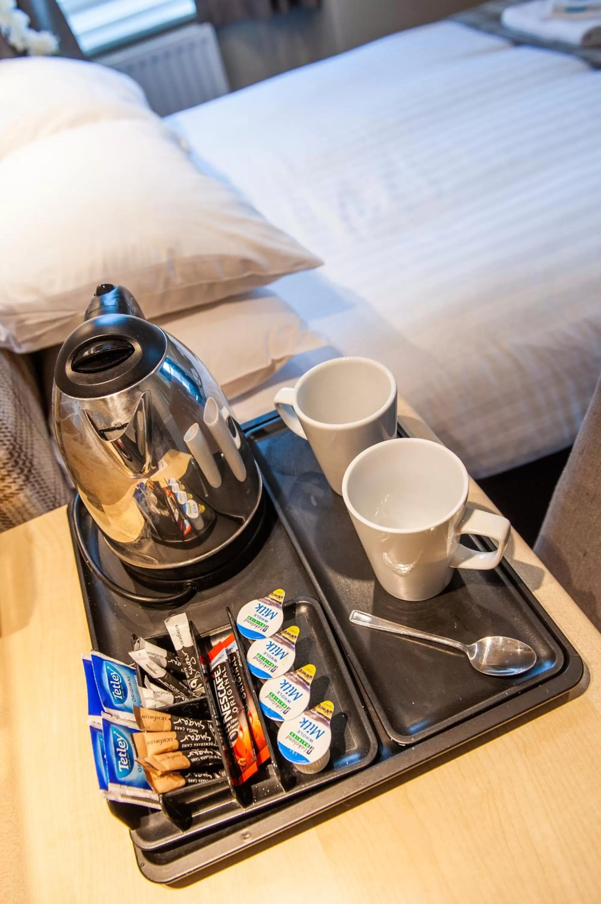 Coffee/tea facilities, Bed in Osborne Hotel