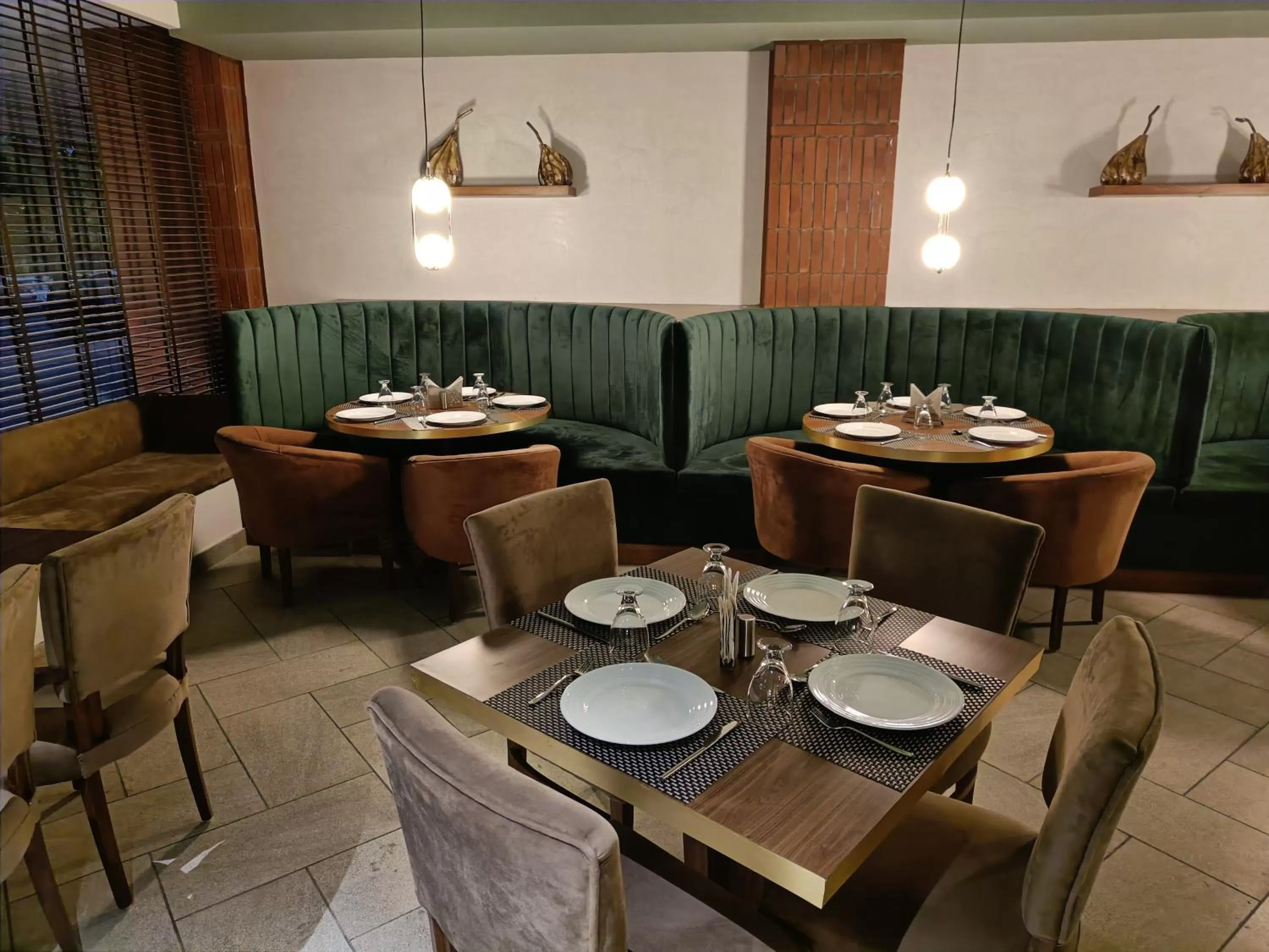 Restaurant/places to eat in HOTEL KLG ALTORIA