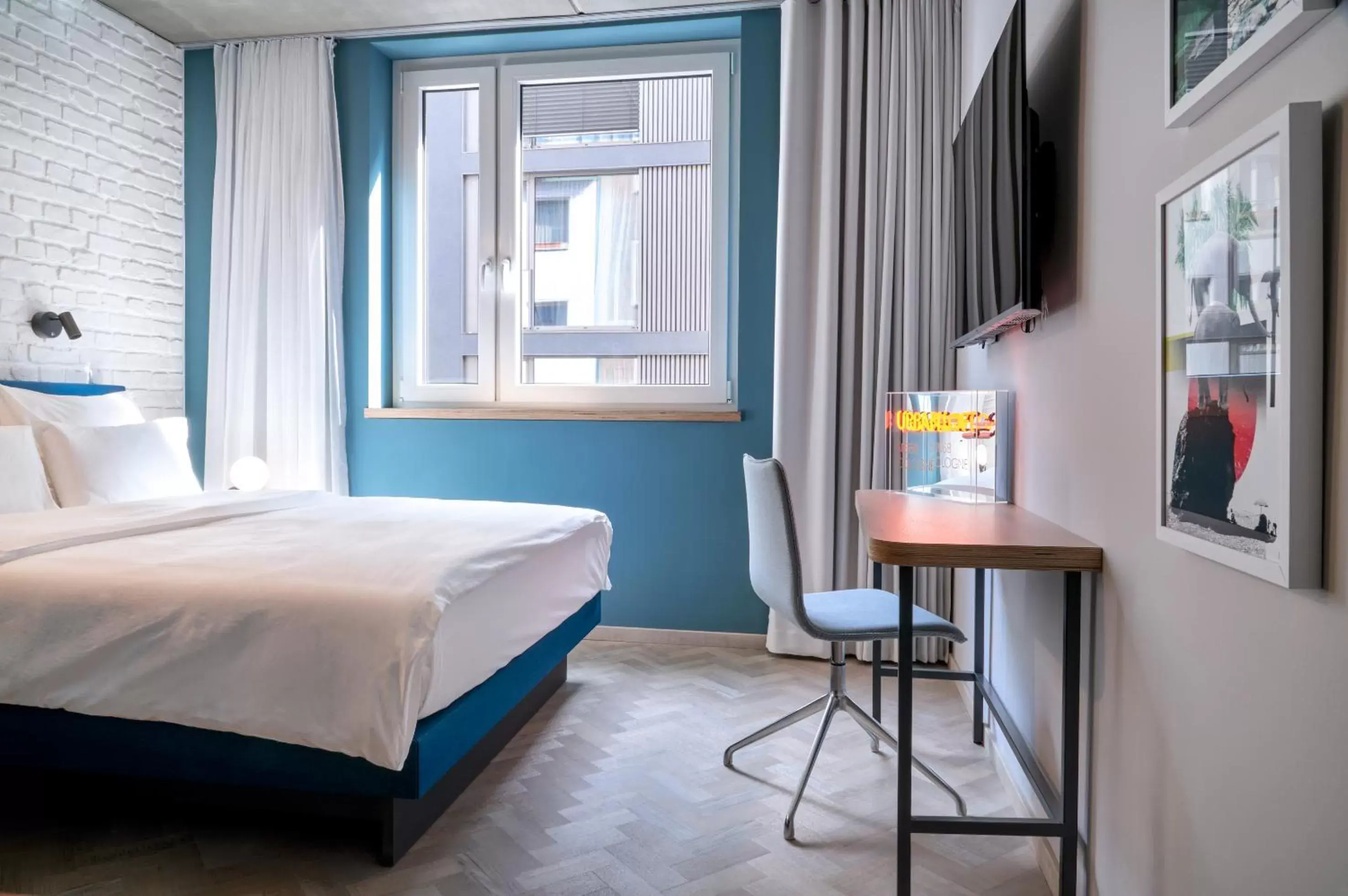 Large Double Room - "Urban Space" in URBAN LOFT Cologne Large Double Room - "Urban Space" in URBAN LOFT Cologne