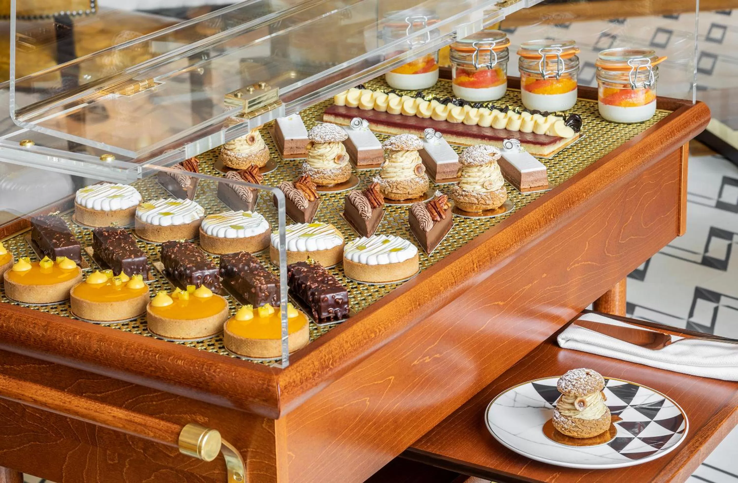 Food and drinks in The One Monumental Palace